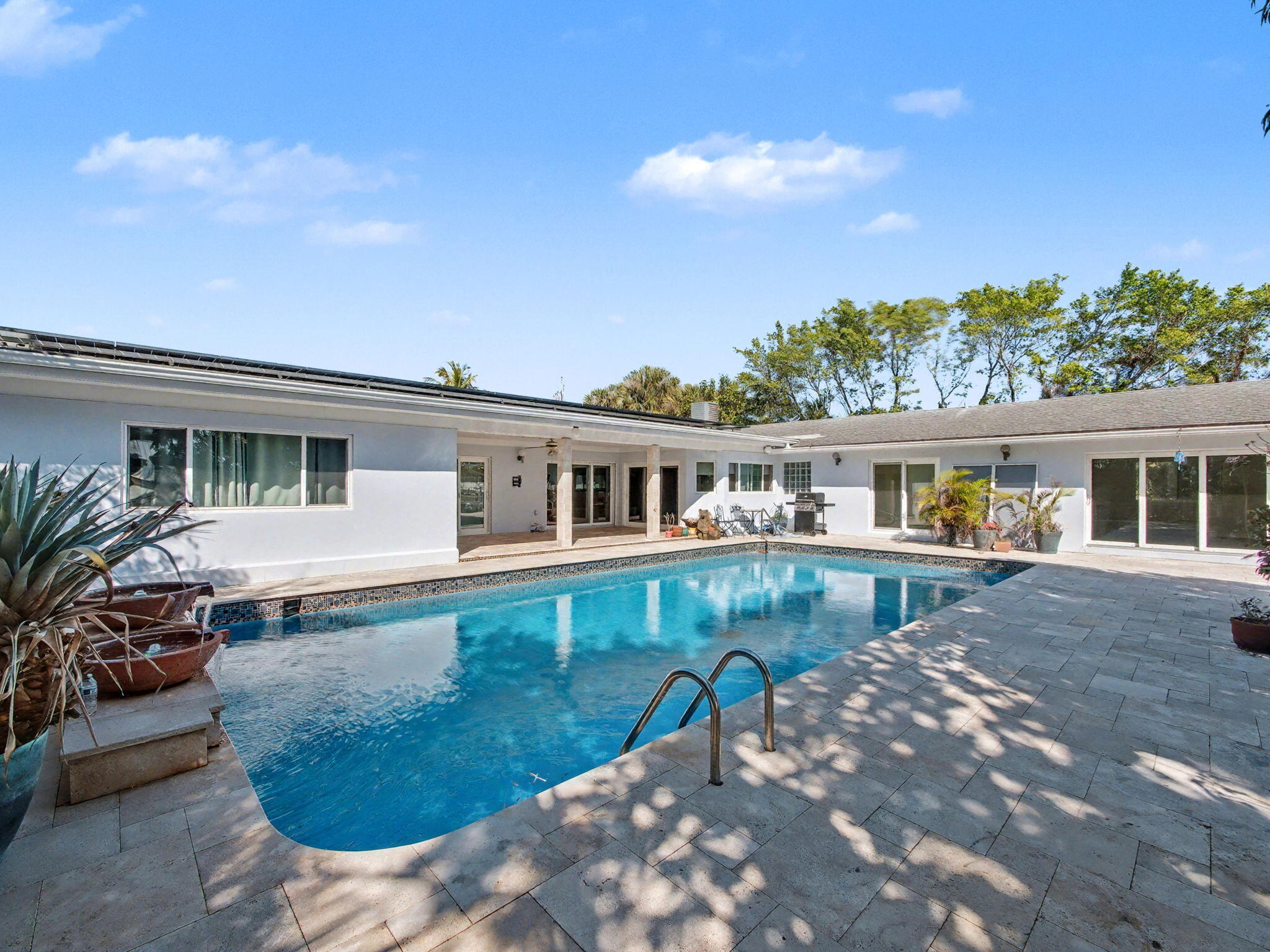 618 Riverside North Palm Beach, FL 33408