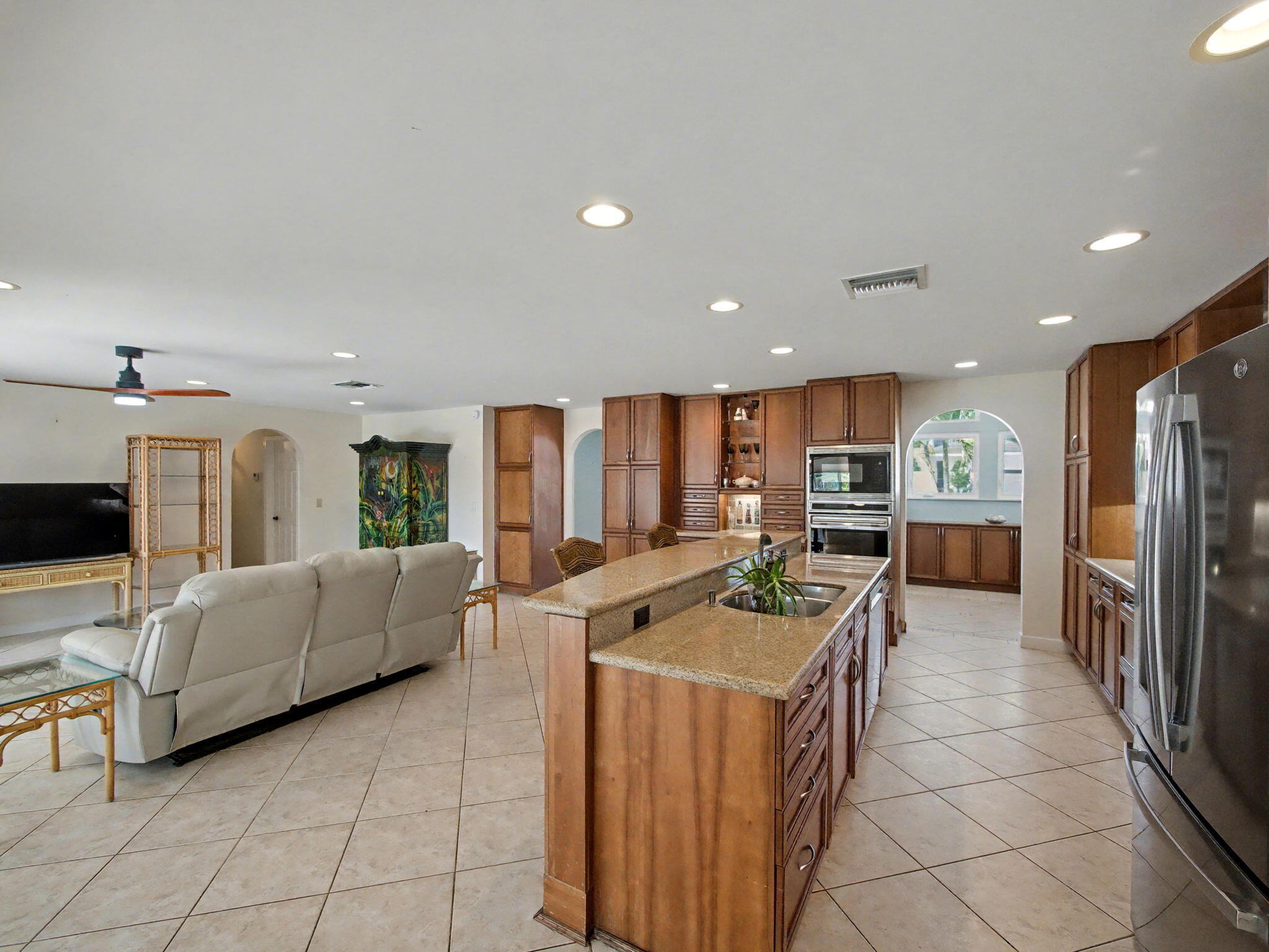 618 Riverside North Palm Beach, FL 33408