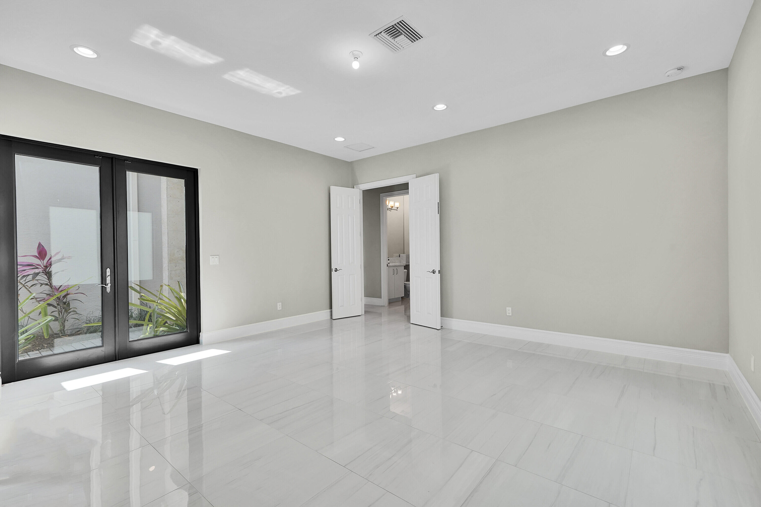 9081 Chauvet Boca Raton, FL 33496