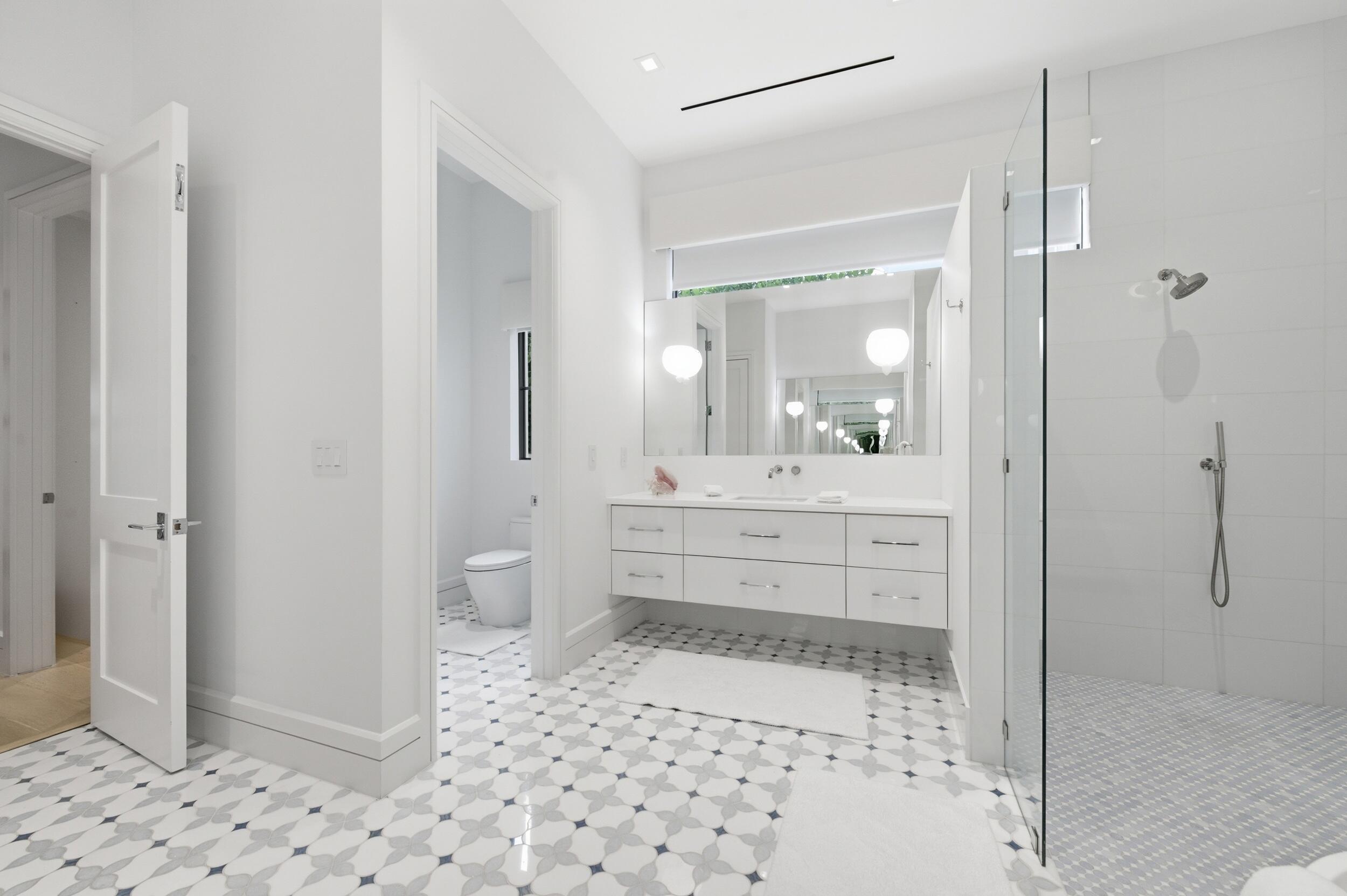 248 E Lakewood West Palm Beach, FL 33405