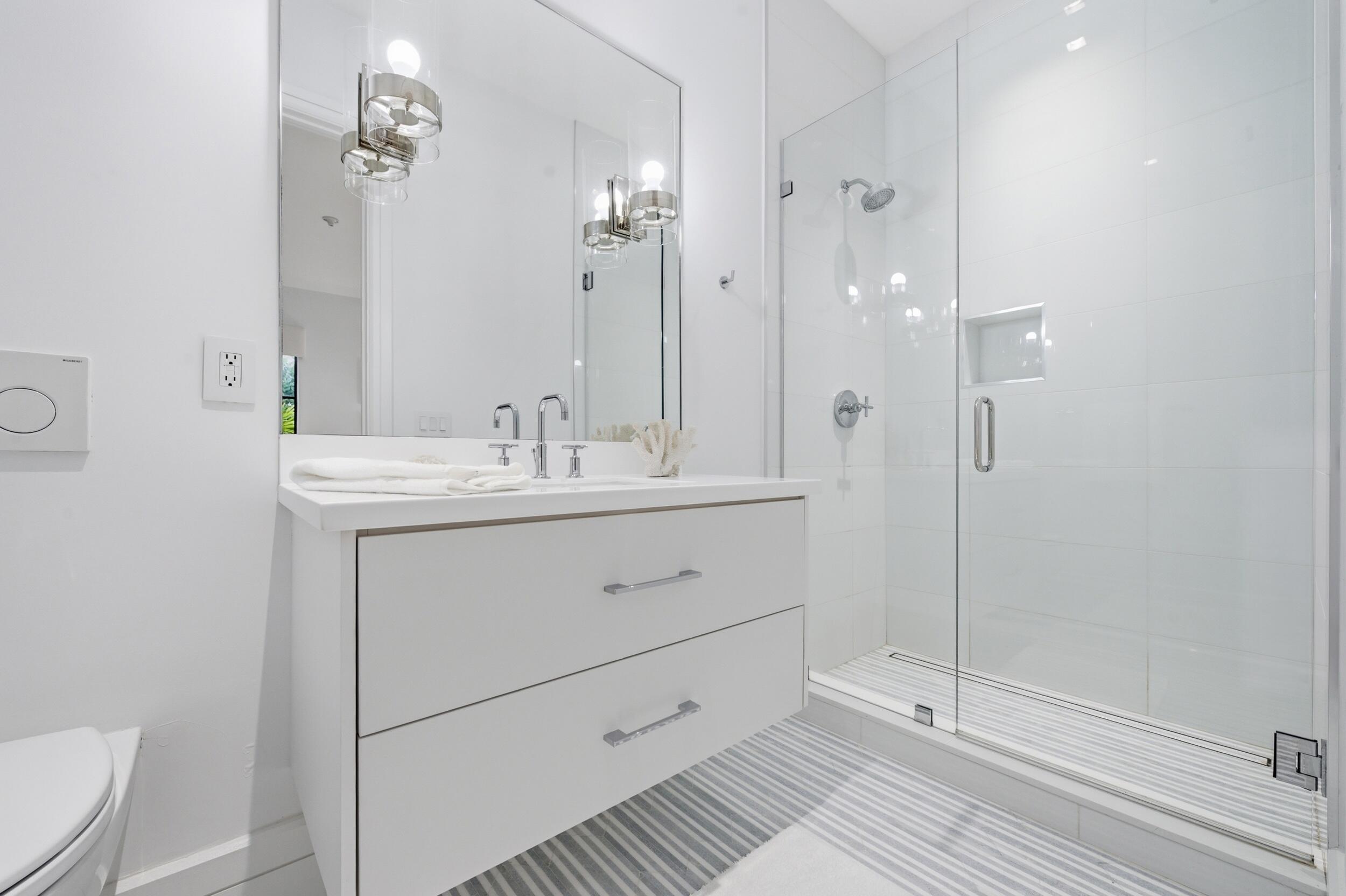 248 E Lakewood West Palm Beach, FL 33405