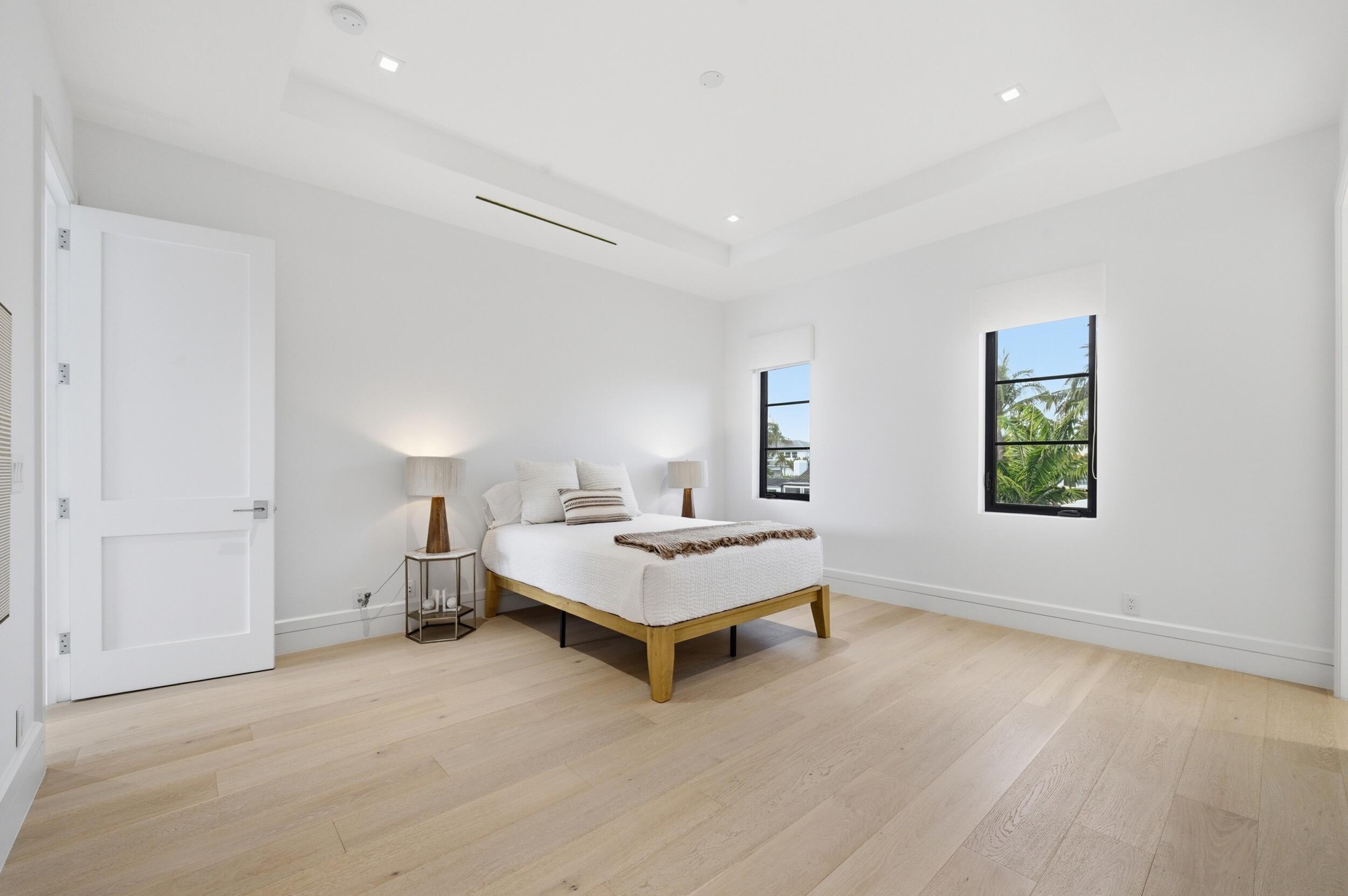 248 E Lakewood West Palm Beach, FL 33405