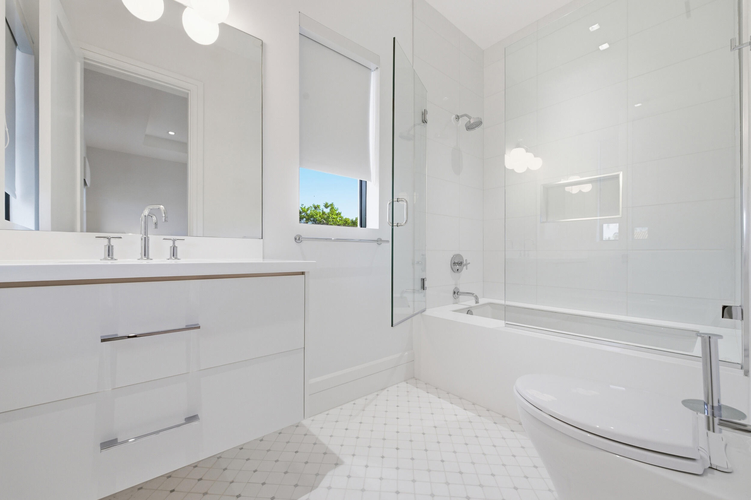 248 E Lakewood West Palm Beach, FL 33405