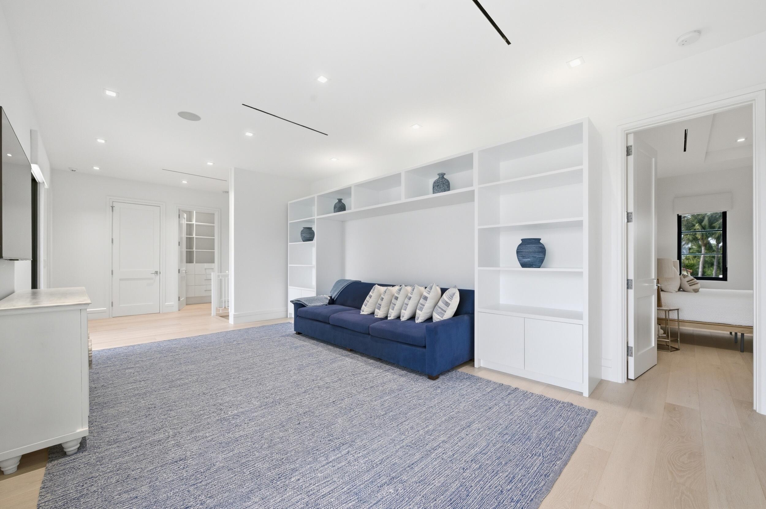 248 E Lakewood West Palm Beach, FL 33405