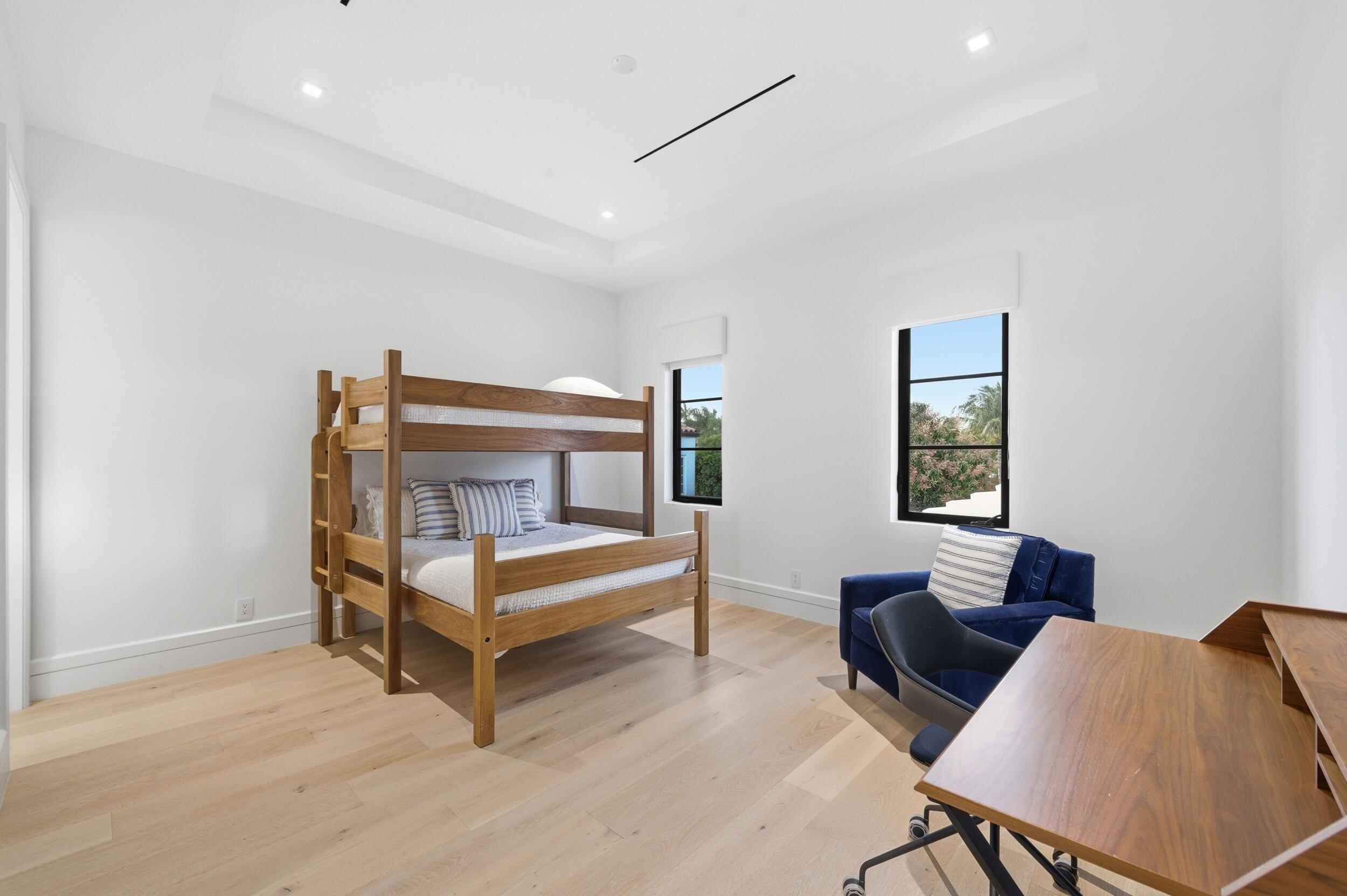 248 E Lakewood West Palm Beach, FL 33405