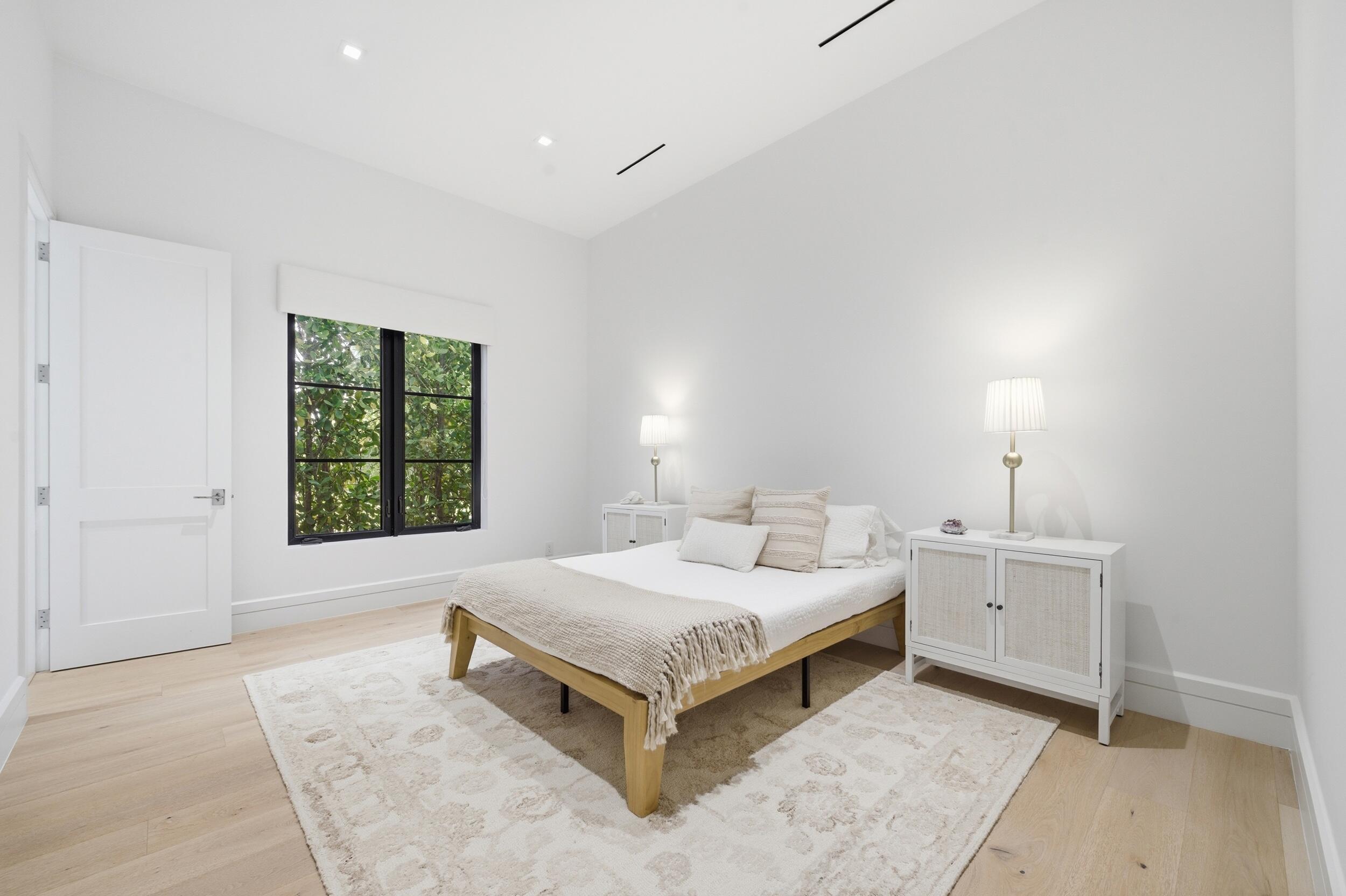 248 E Lakewood West Palm Beach, FL 33405