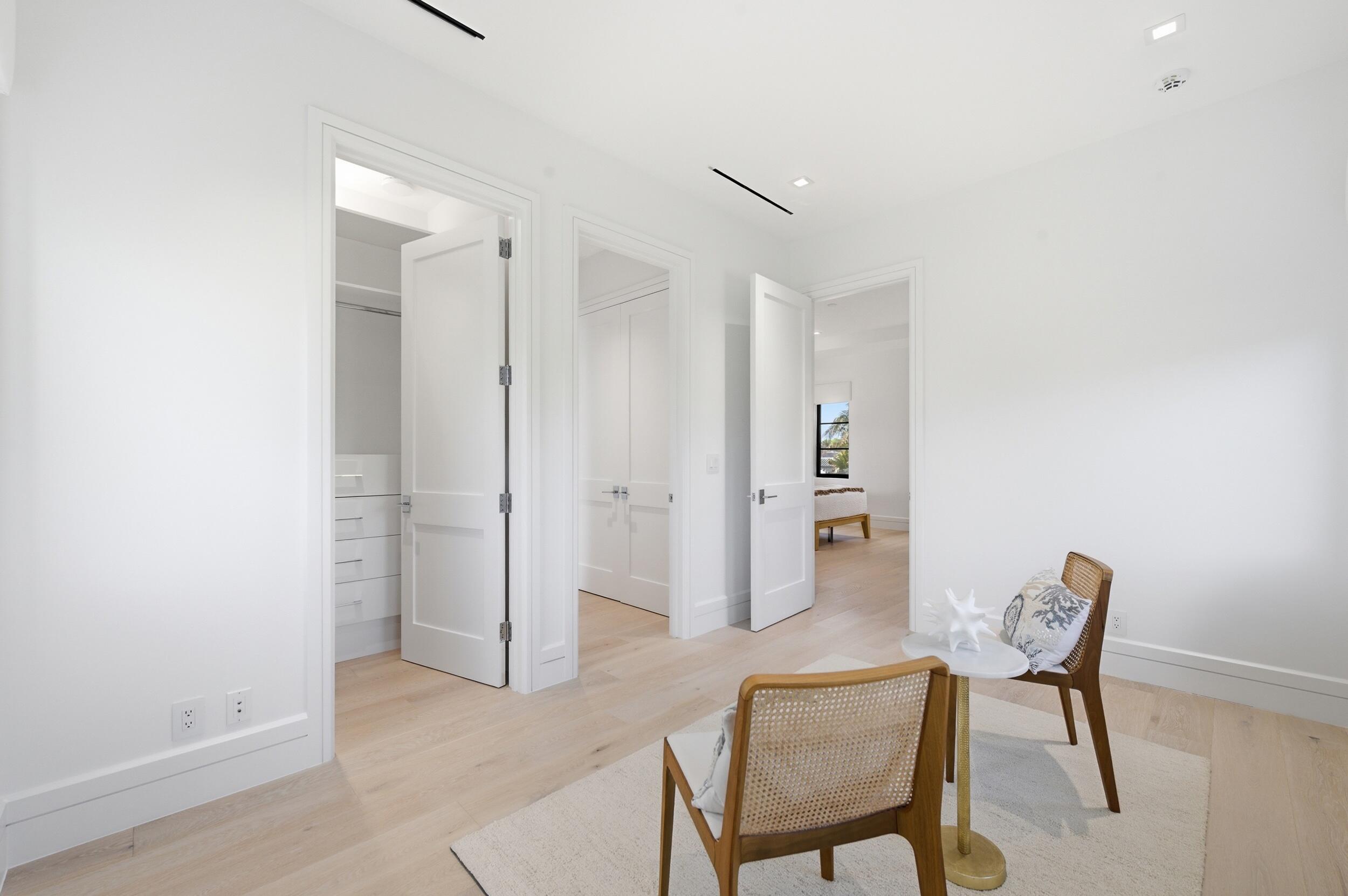 248 E Lakewood West Palm Beach, FL 33405