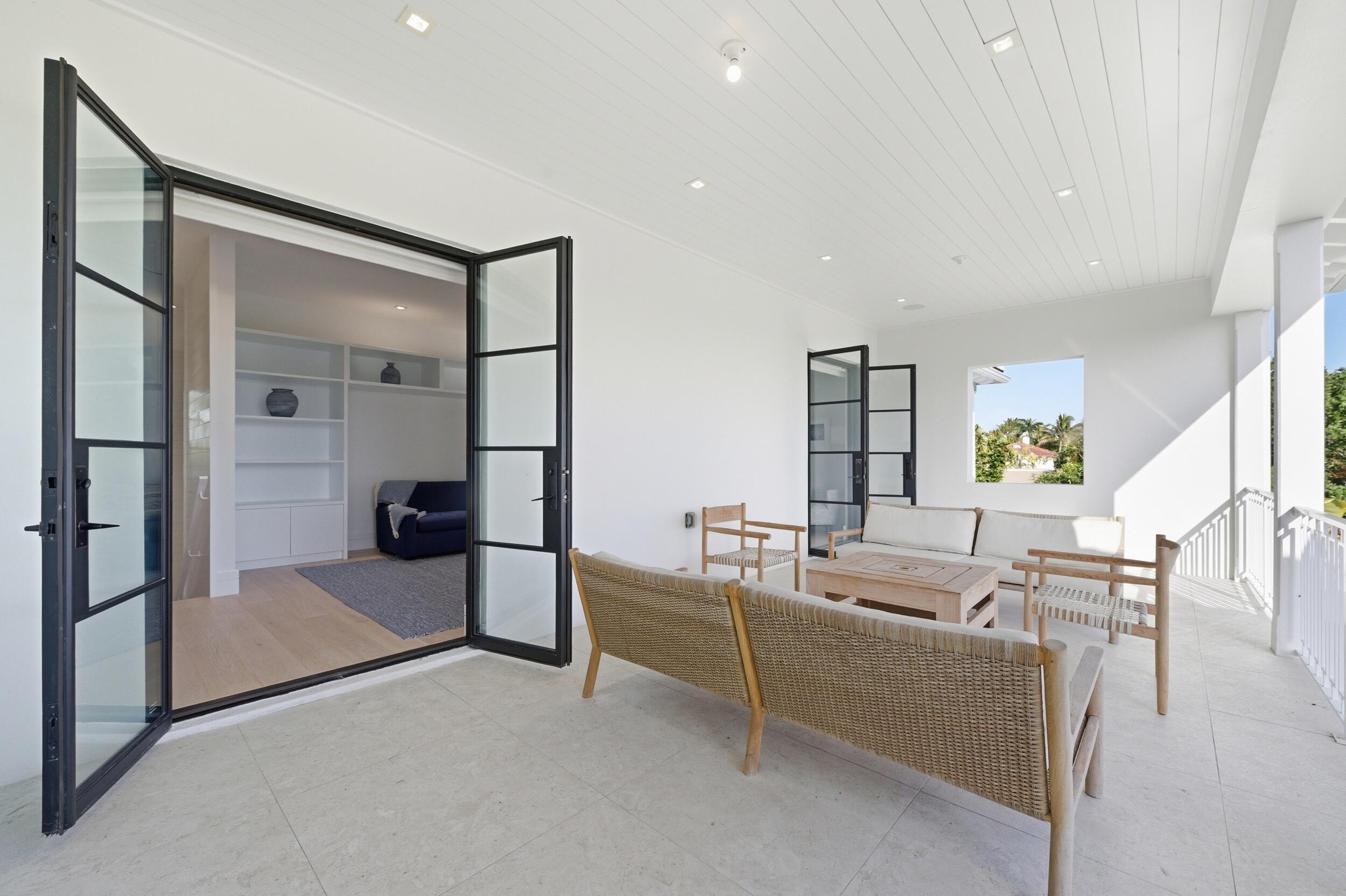 248 E Lakewood West Palm Beach, FL 33405