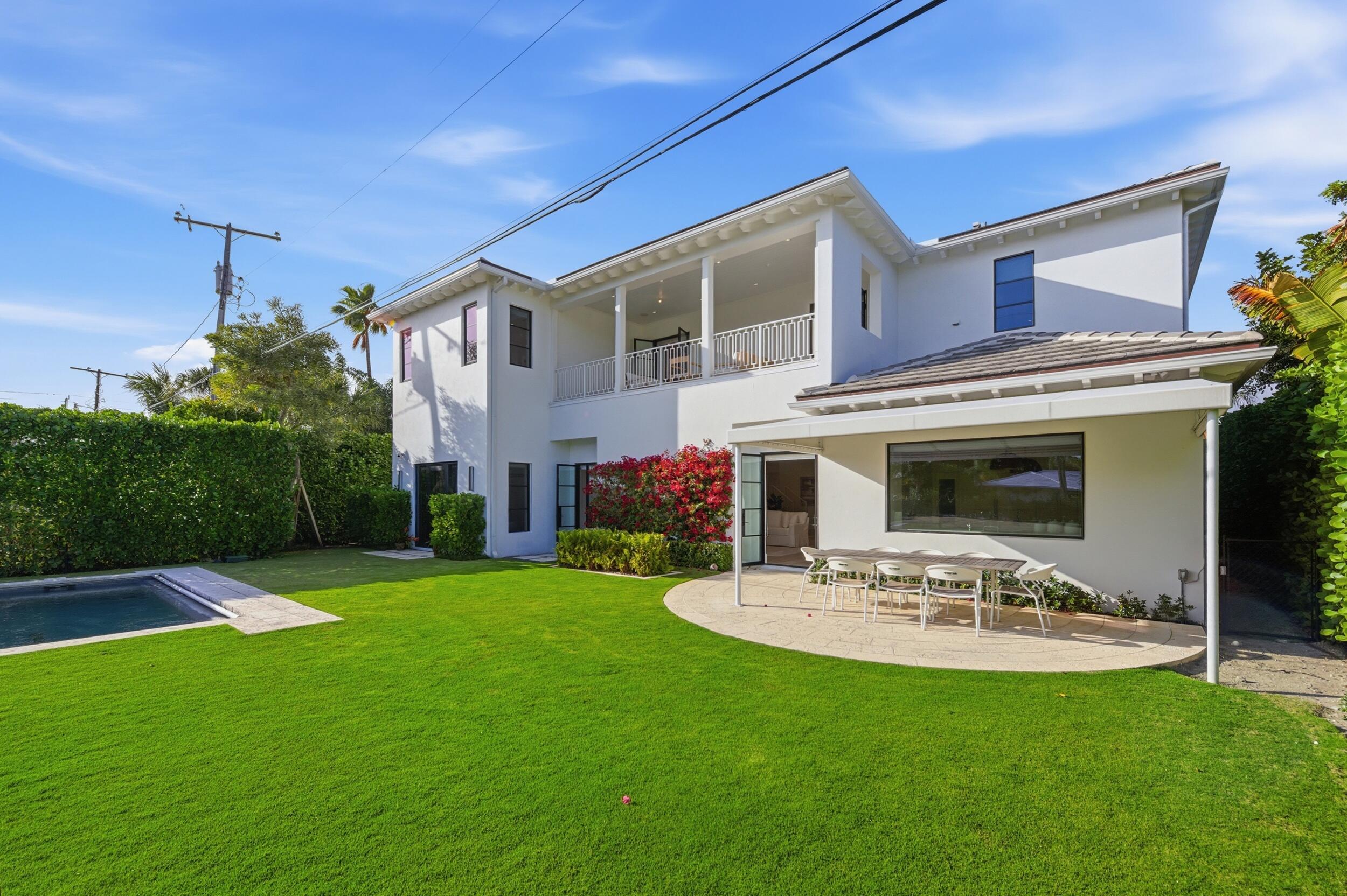 248 E Lakewood West Palm Beach, FL 33405