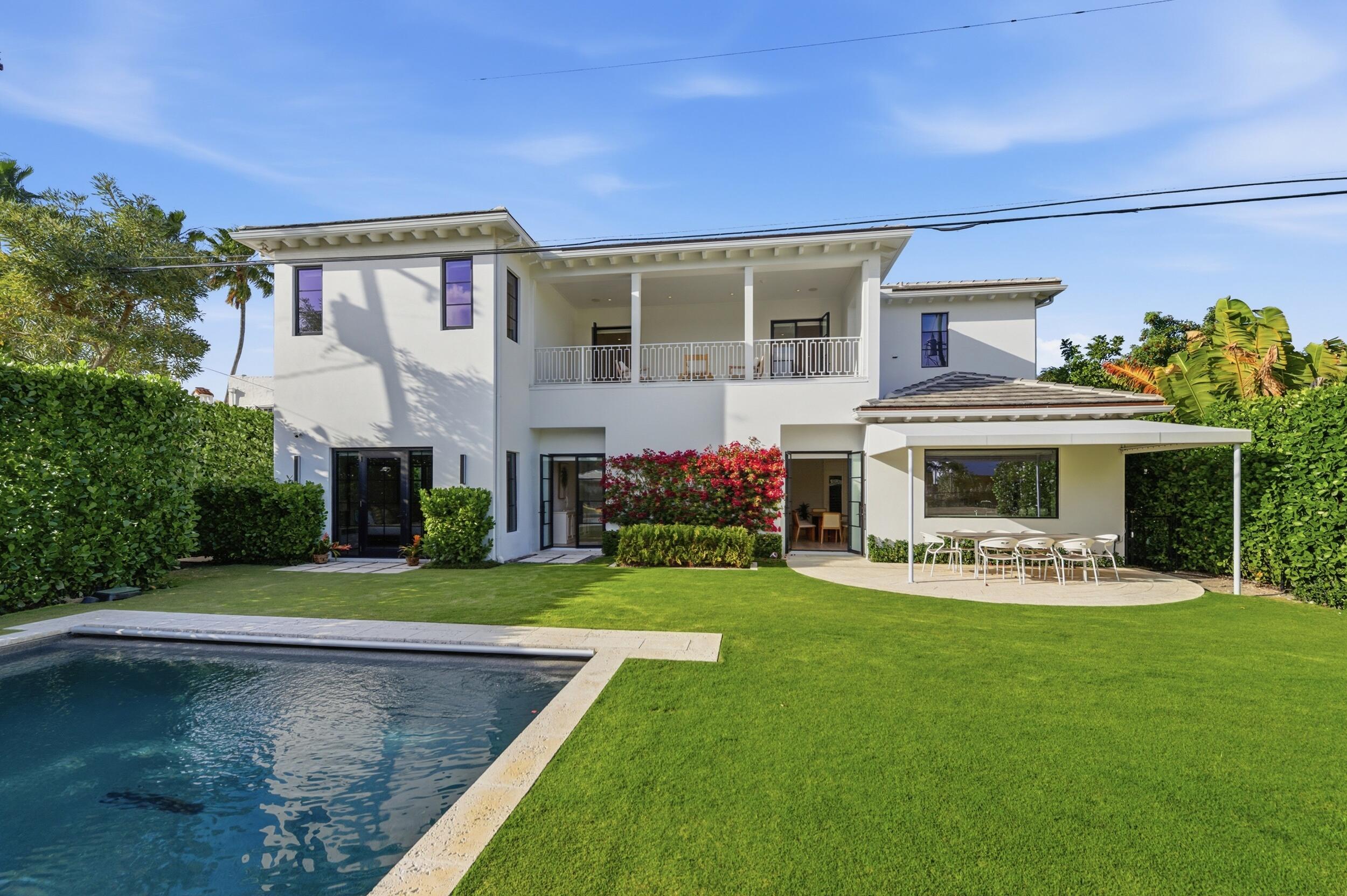 248 E Lakewood West Palm Beach, FL 33405