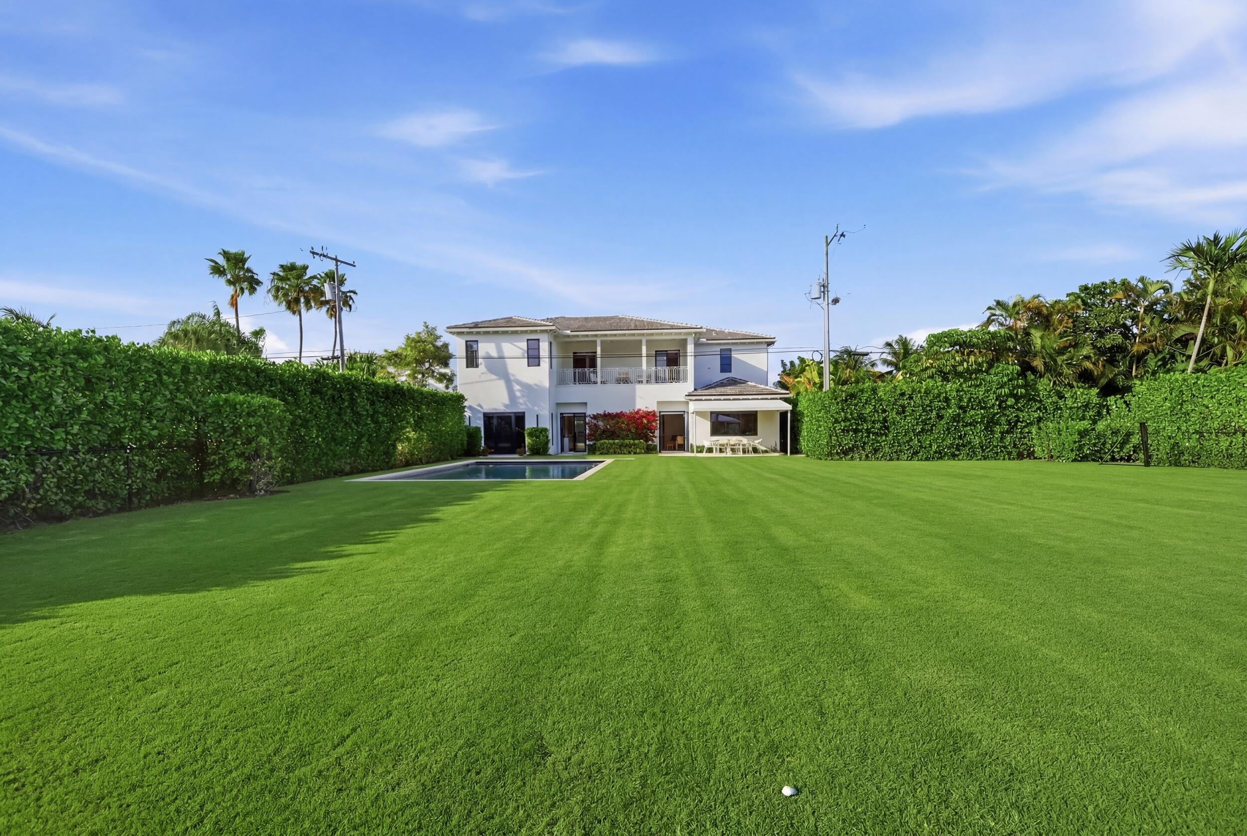 248 E Lakewood West Palm Beach, FL 33405