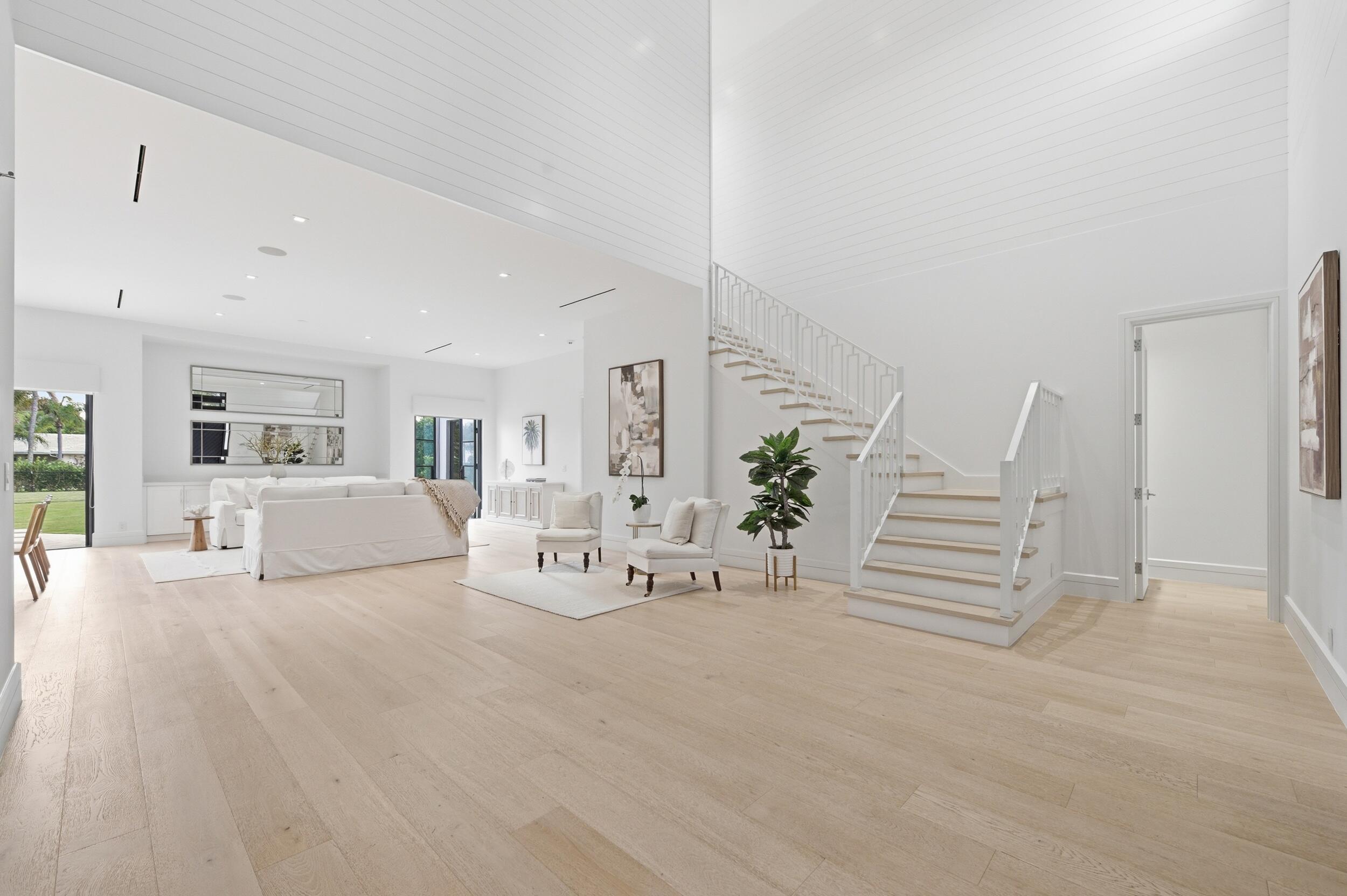 248 E Lakewood West Palm Beach, FL 33405