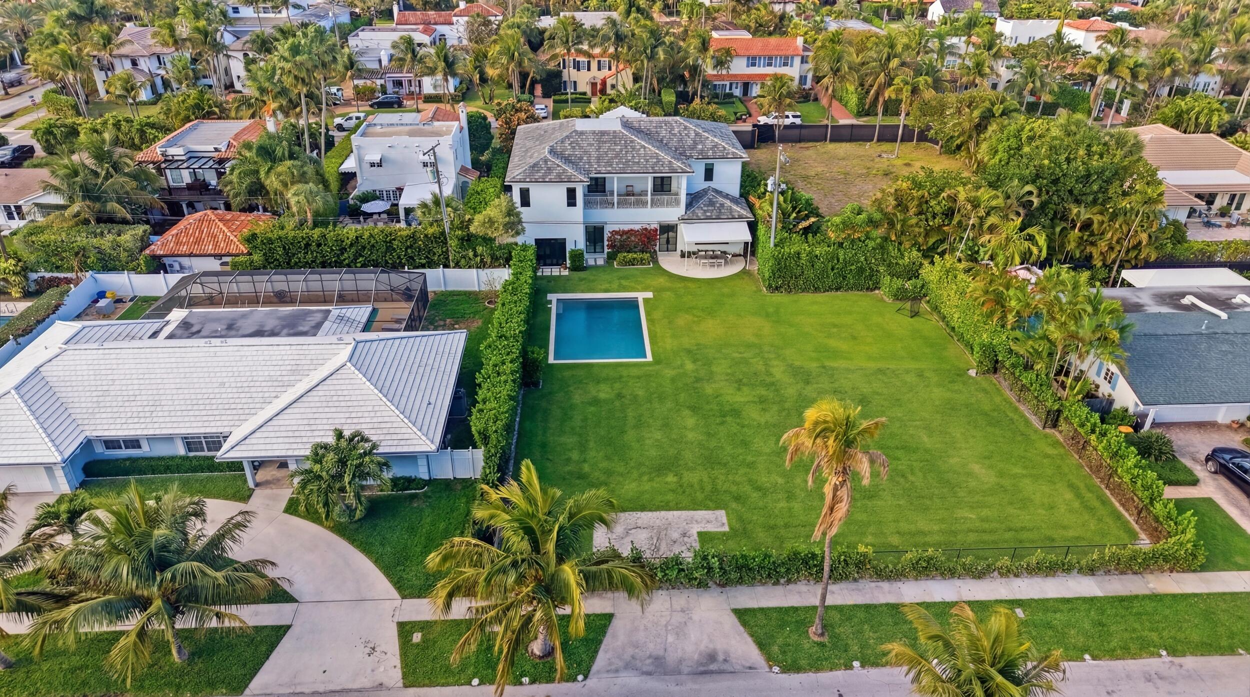 248 E Lakewood West Palm Beach, FL 33405