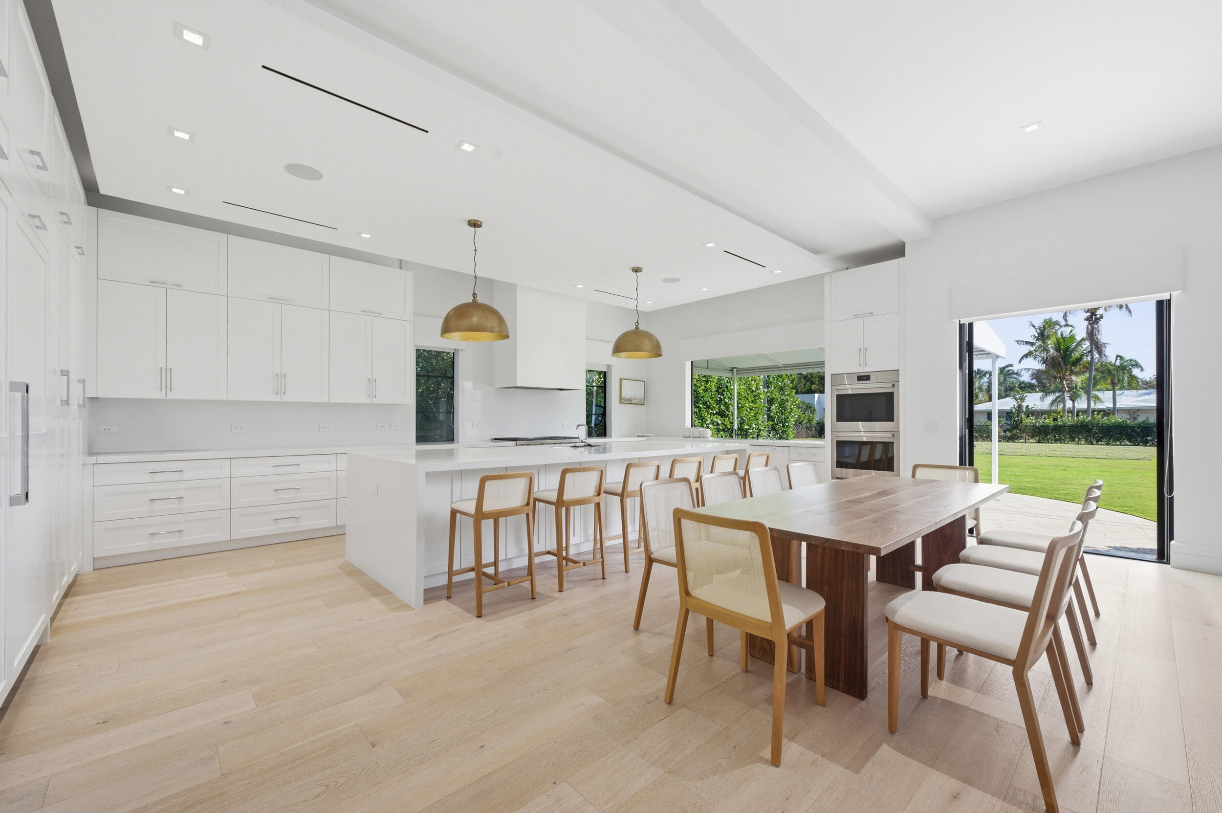 248 E Lakewood West Palm Beach, FL 33405