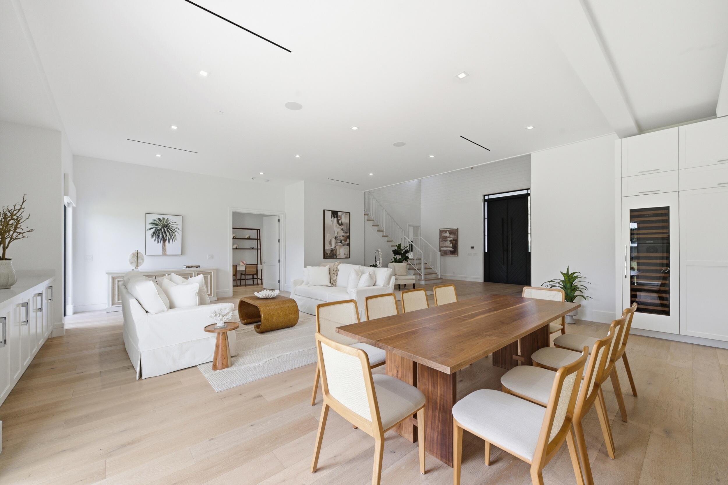 248 E Lakewood West Palm Beach, FL 33405