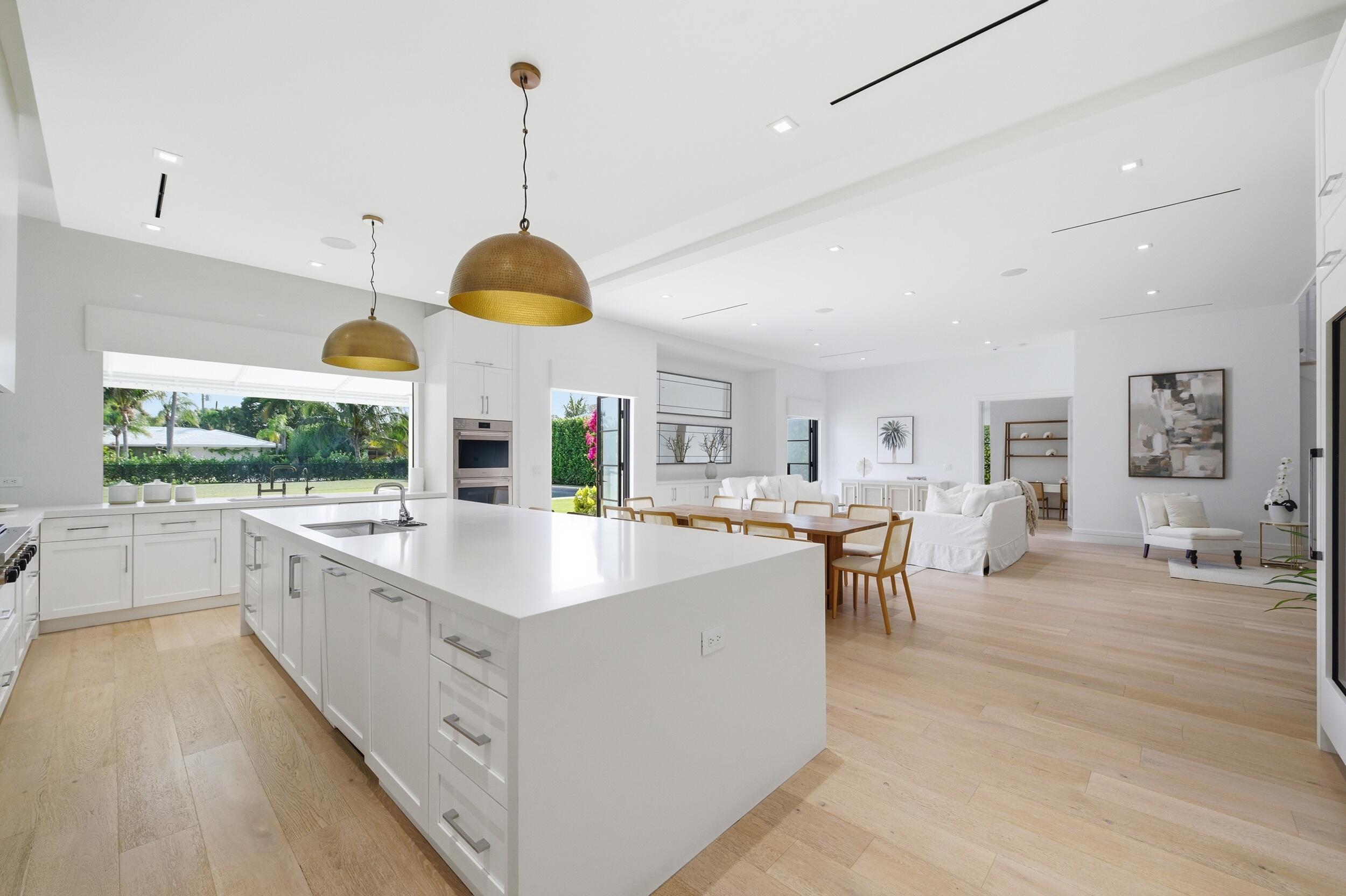 248 E Lakewood West Palm Beach, FL 33405