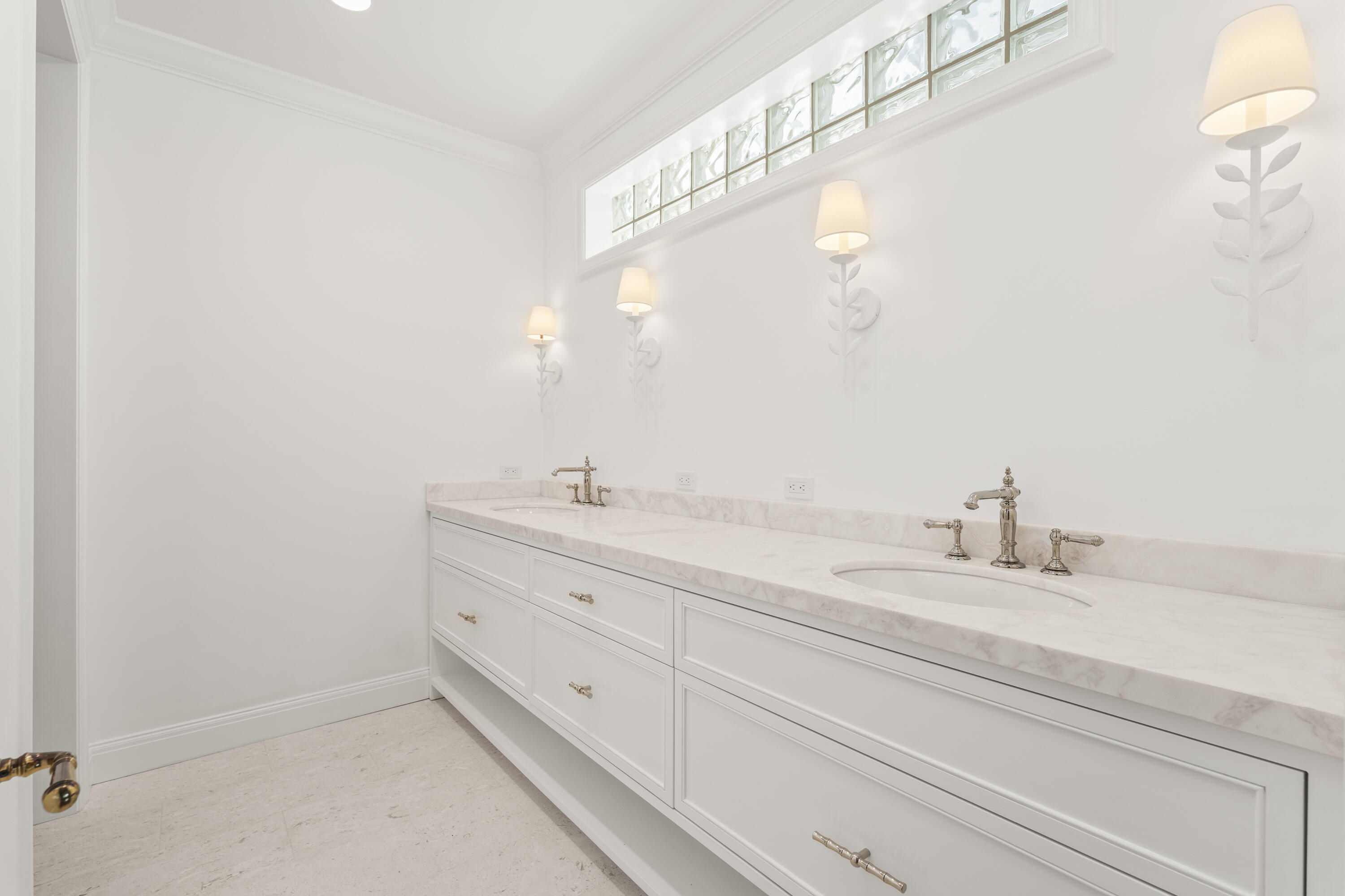 156 Dolphin Palm Beach, FL 33480