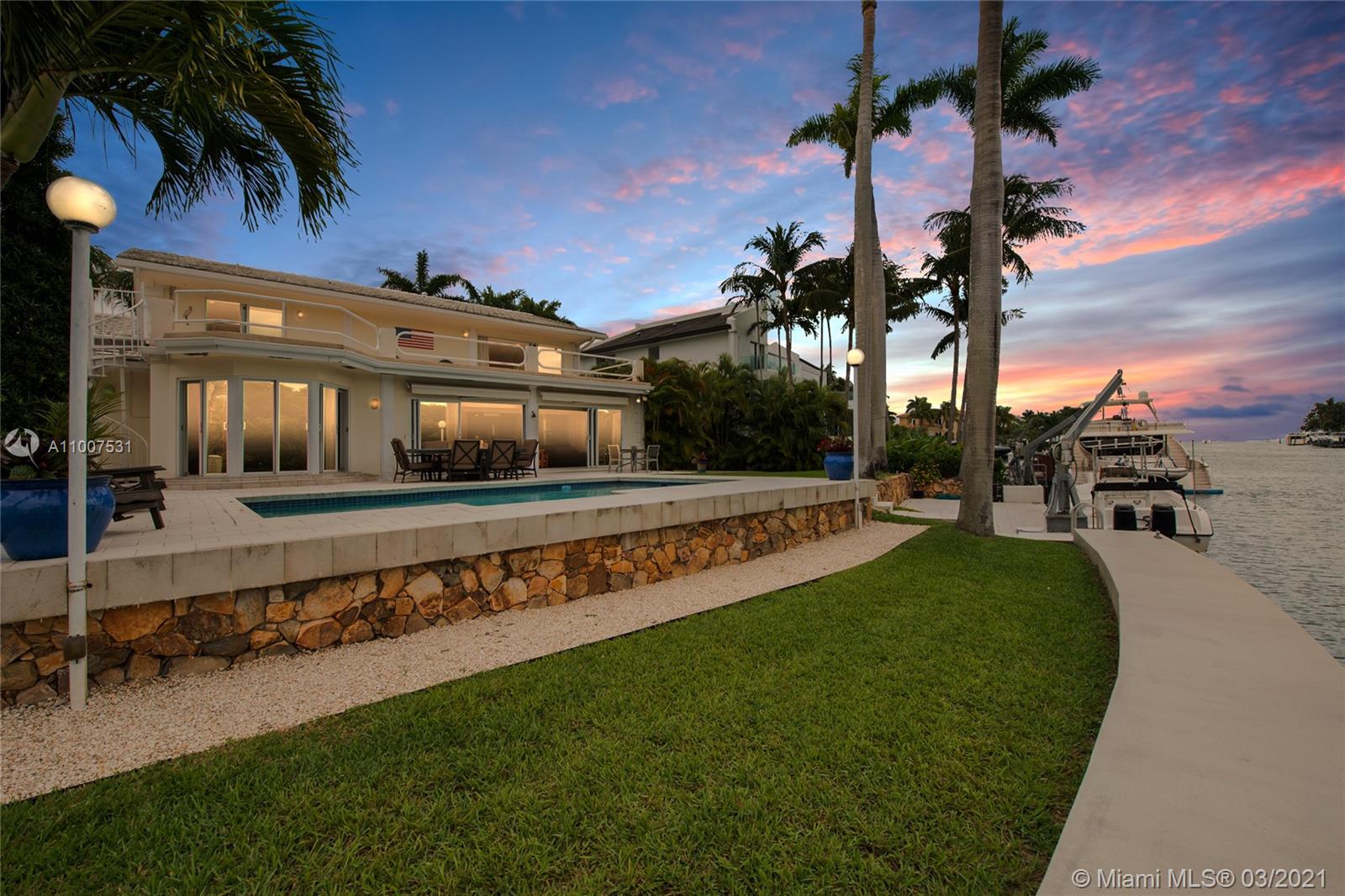 6938 Sunrise Ct Coral Gables, FL 33133