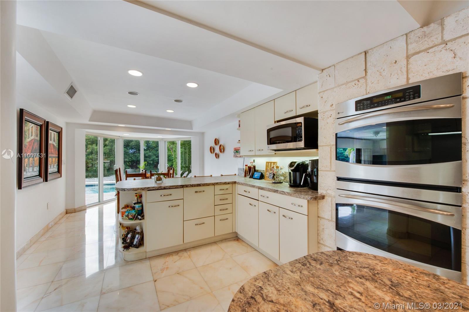 6938 Sunrise Ct Coral Gables, FL 33133