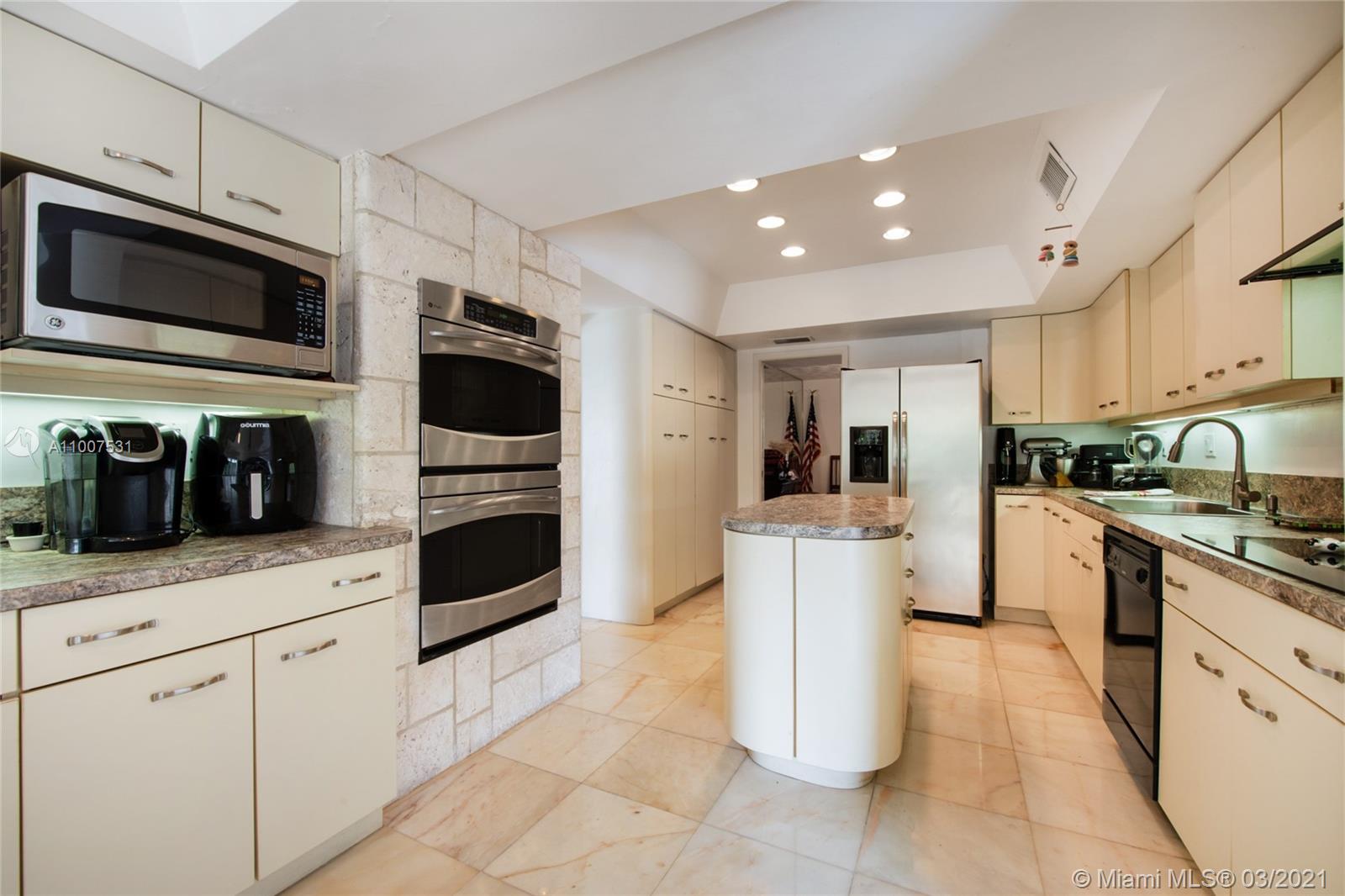 6938 Sunrise Ct Coral Gables, FL 33133