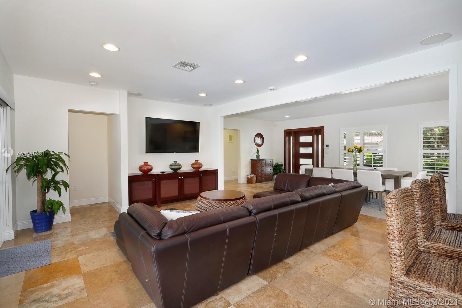 545 Vilabella Ave Coral Gables, FL 33146