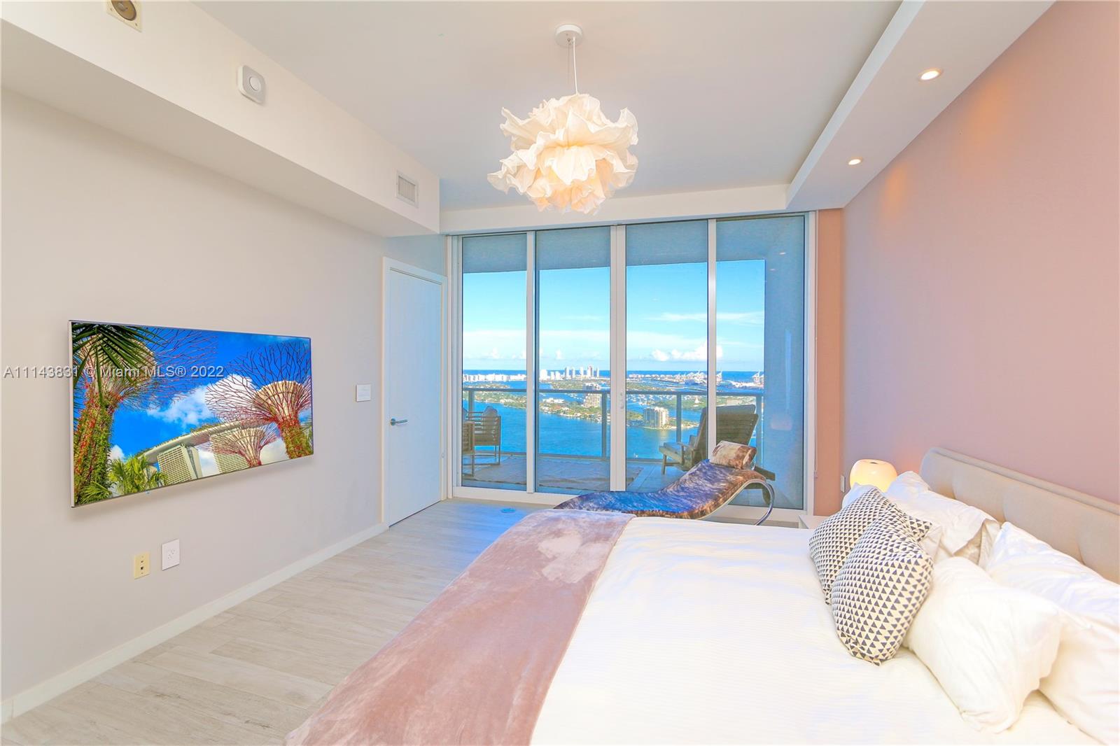 image Paramount Bay7