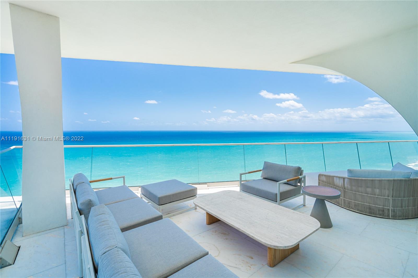 16901 Collins Ave #4605