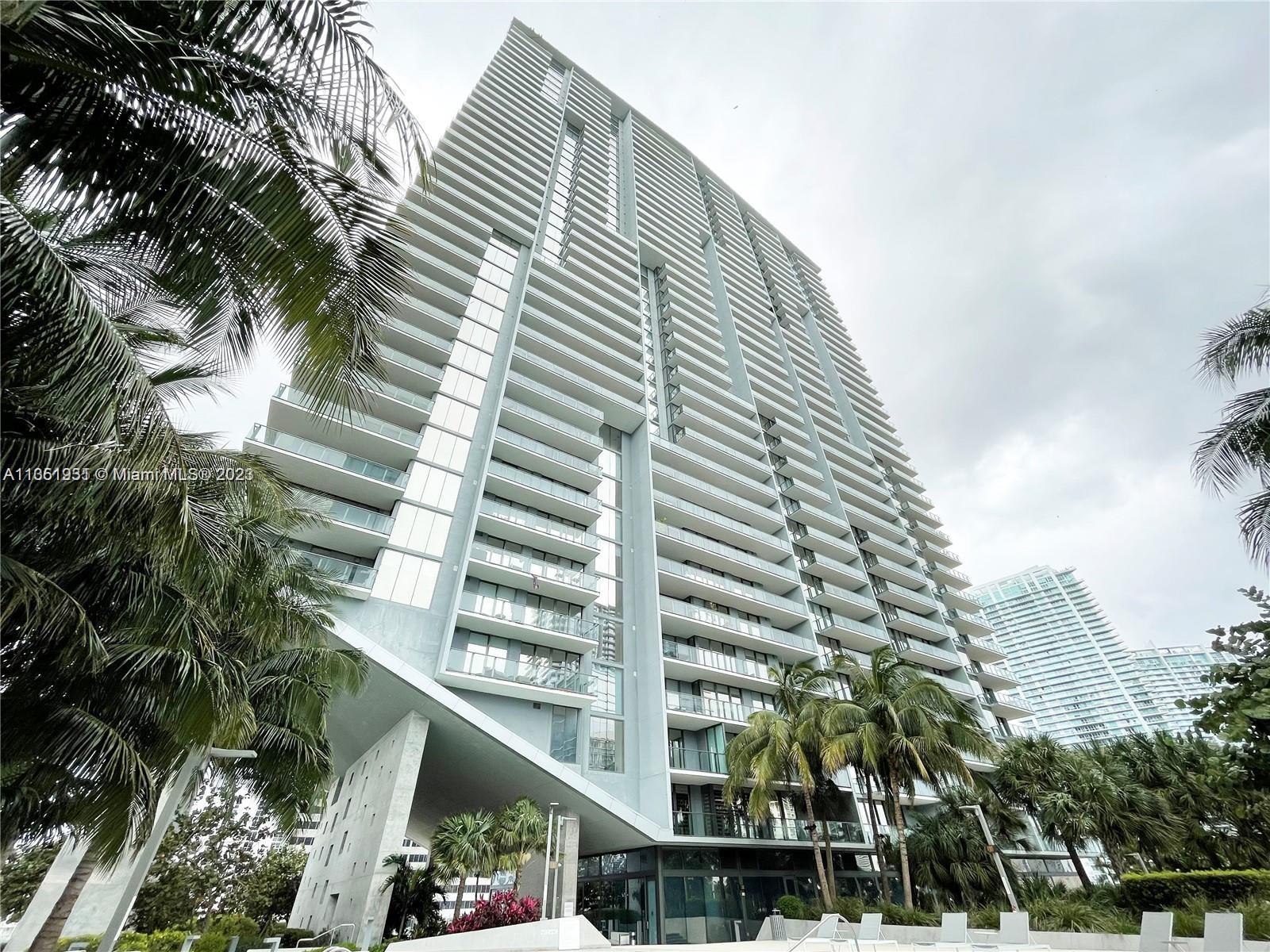 88 SW 7th St #3801