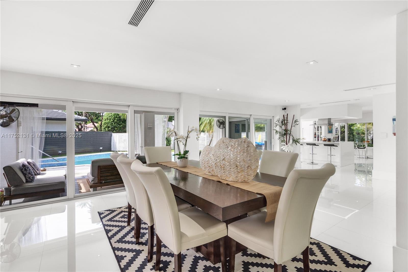 9473 NW 49th Doral Ln Doral, FL 33178