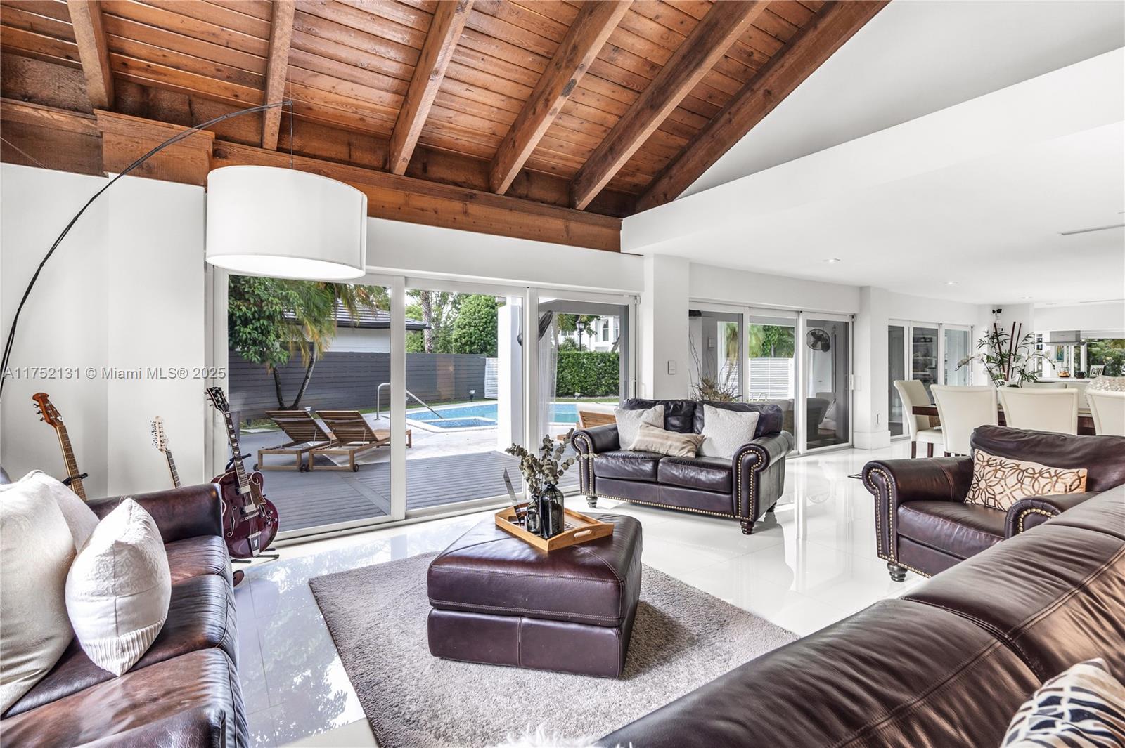 9473 NW 49th Doral Ln Doral, FL 33178