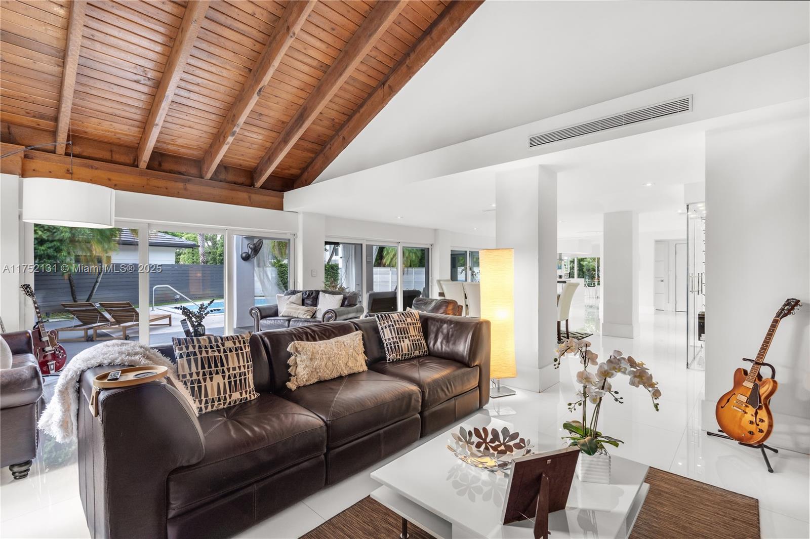 9473 NW 49th Doral Ln Doral, FL 33178