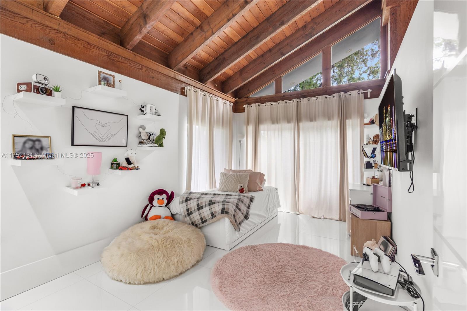 9473 NW 49th Doral Ln Doral, FL 33178