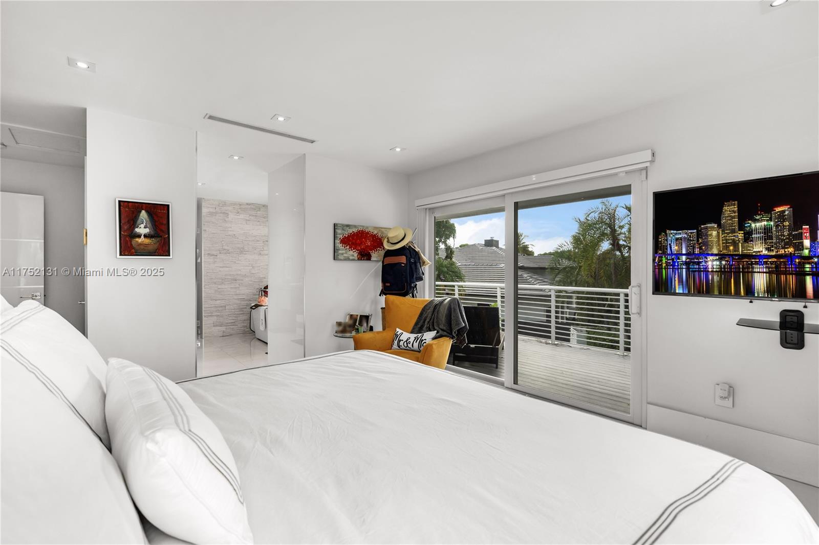 9473 NW 49th Doral Ln Doral, FL 33178