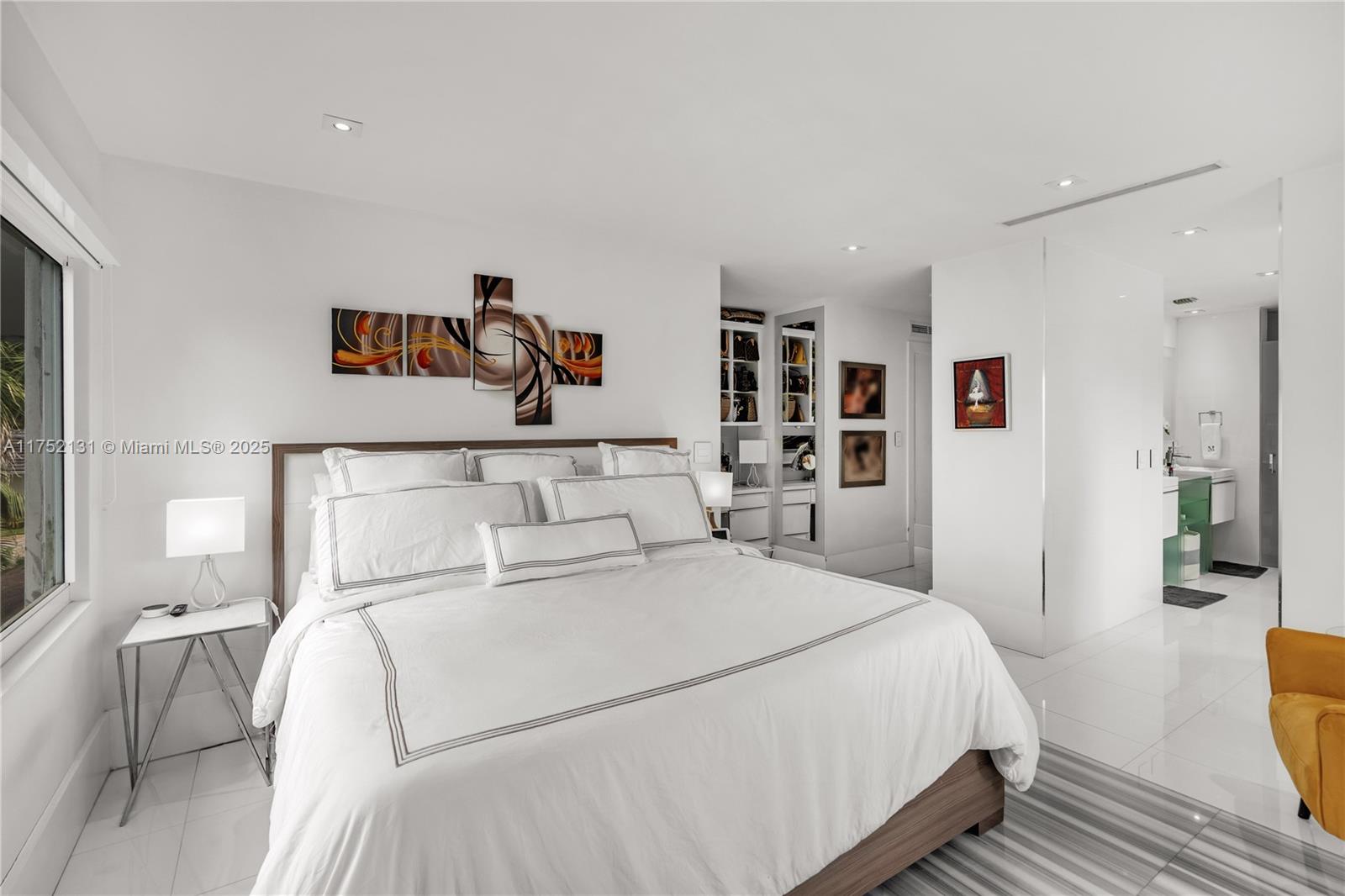 9473 NW 49th Doral Ln Doral, FL 33178