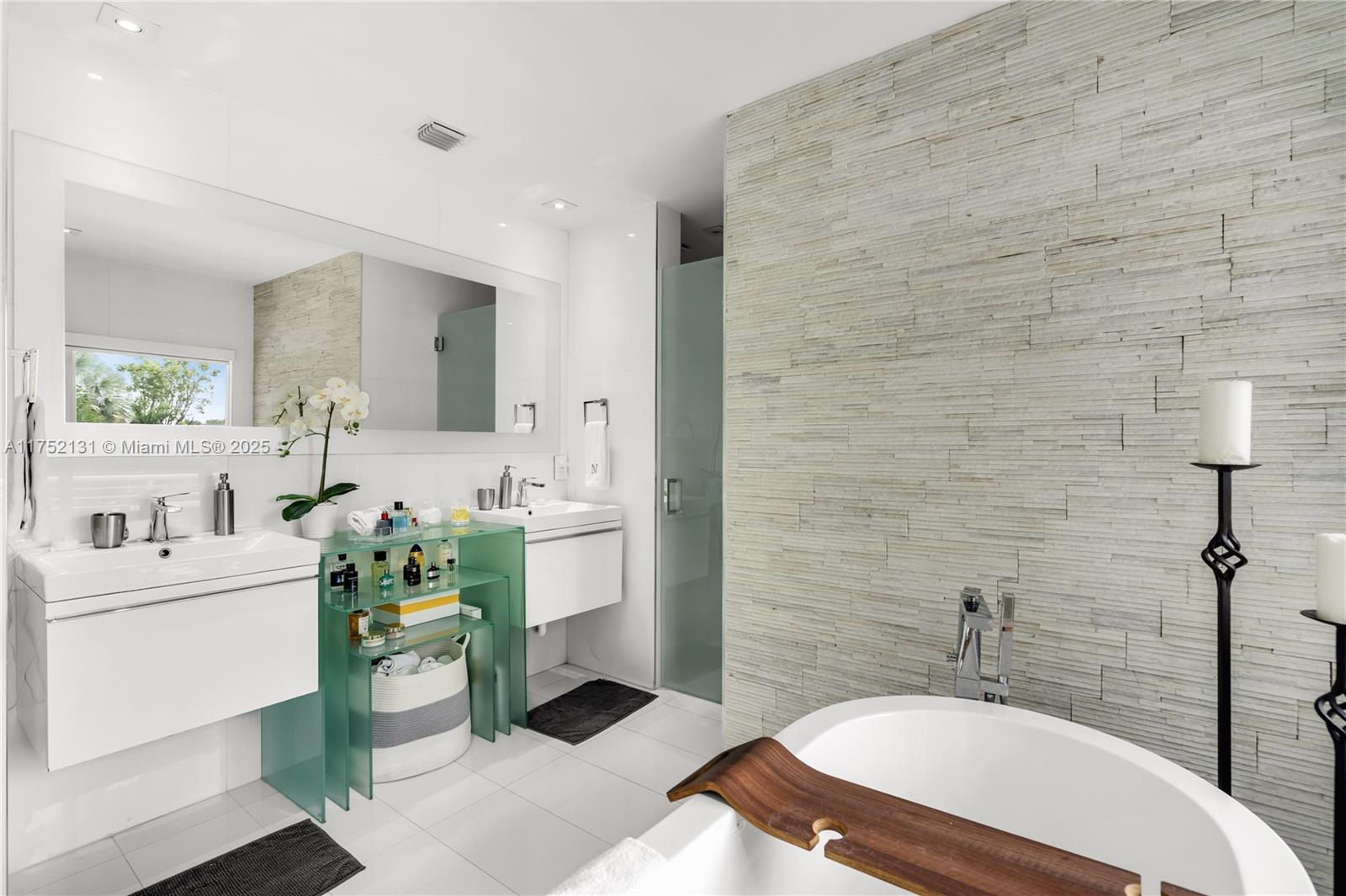 9473 NW 49th Doral Ln Doral, FL 33178