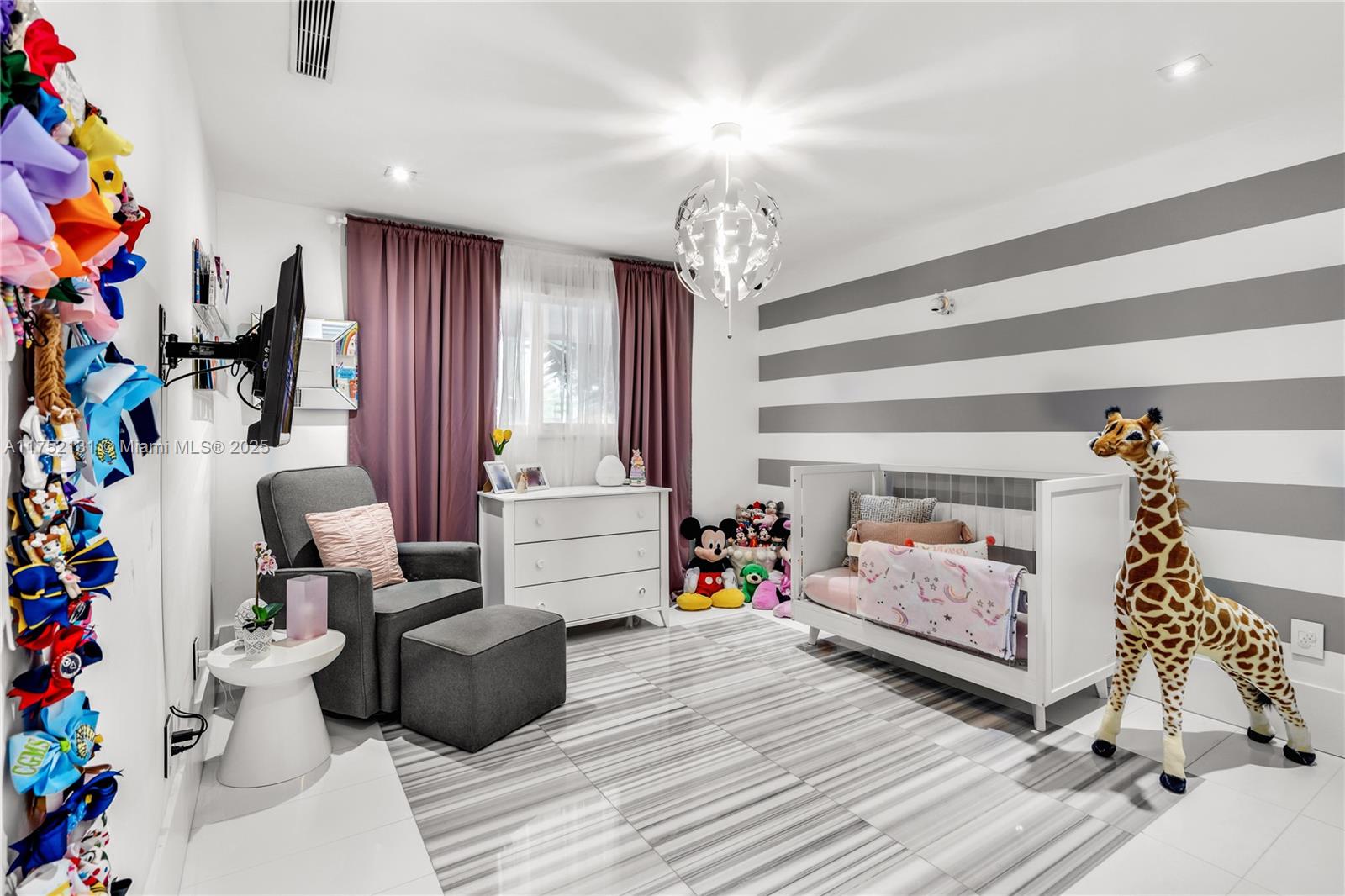 9473 NW 49th Doral Ln Doral, FL 33178