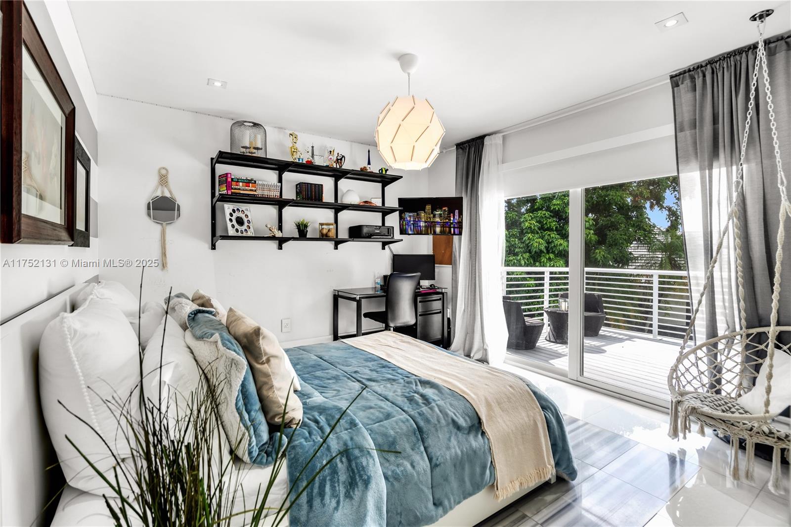 9473 NW 49th Doral Ln Doral, FL 33178