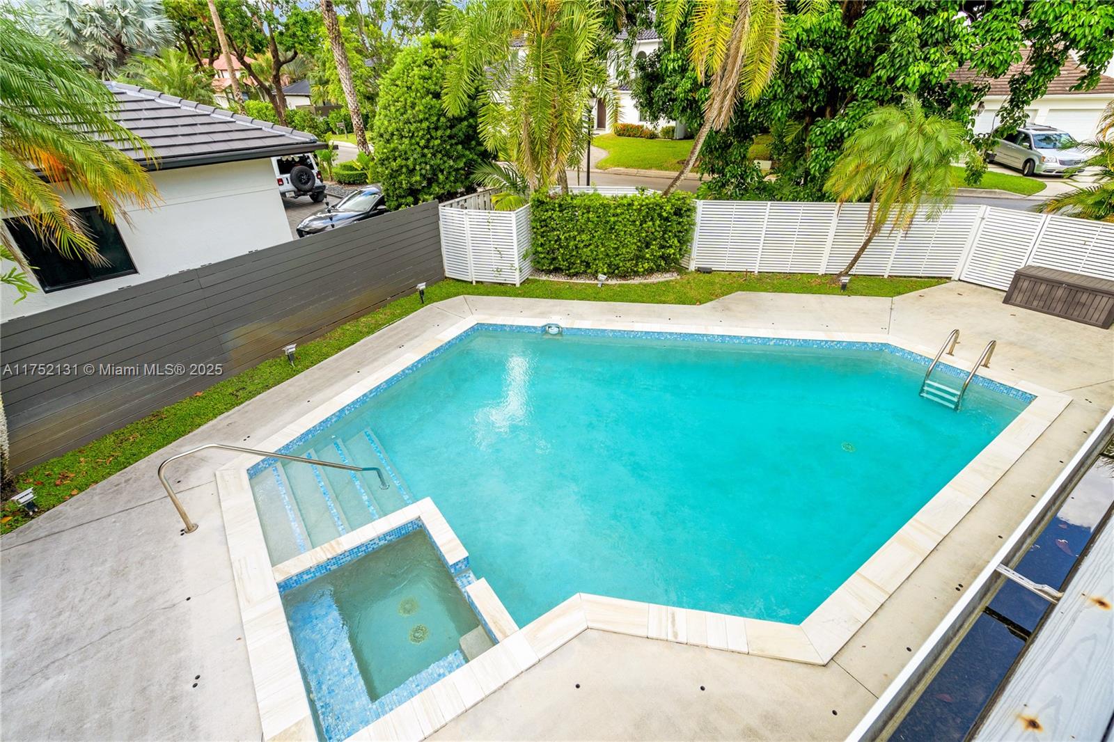 9473 NW 49th Doral Ln Doral, FL 33178