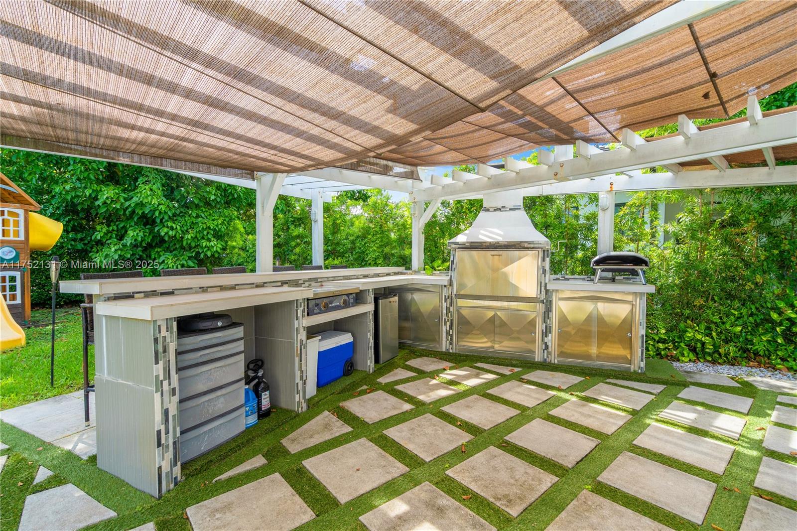 9473 NW 49th Doral Ln Doral, FL 33178