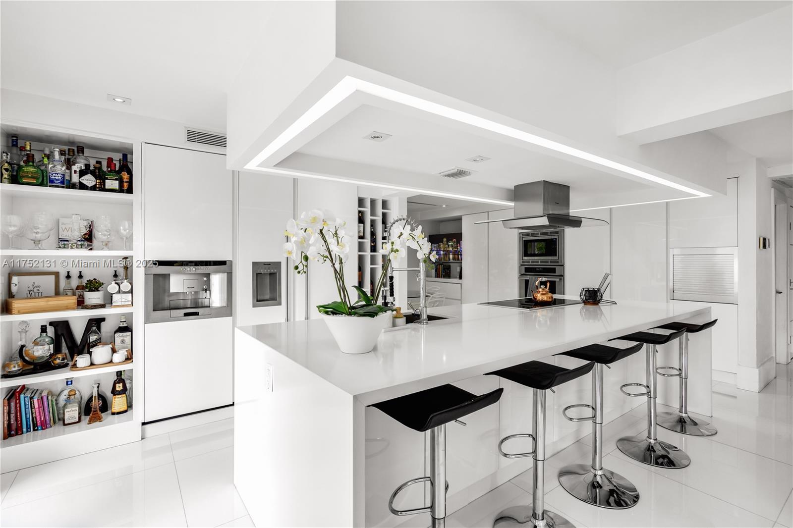 9473 NW 49th Doral Ln Doral, FL 33178