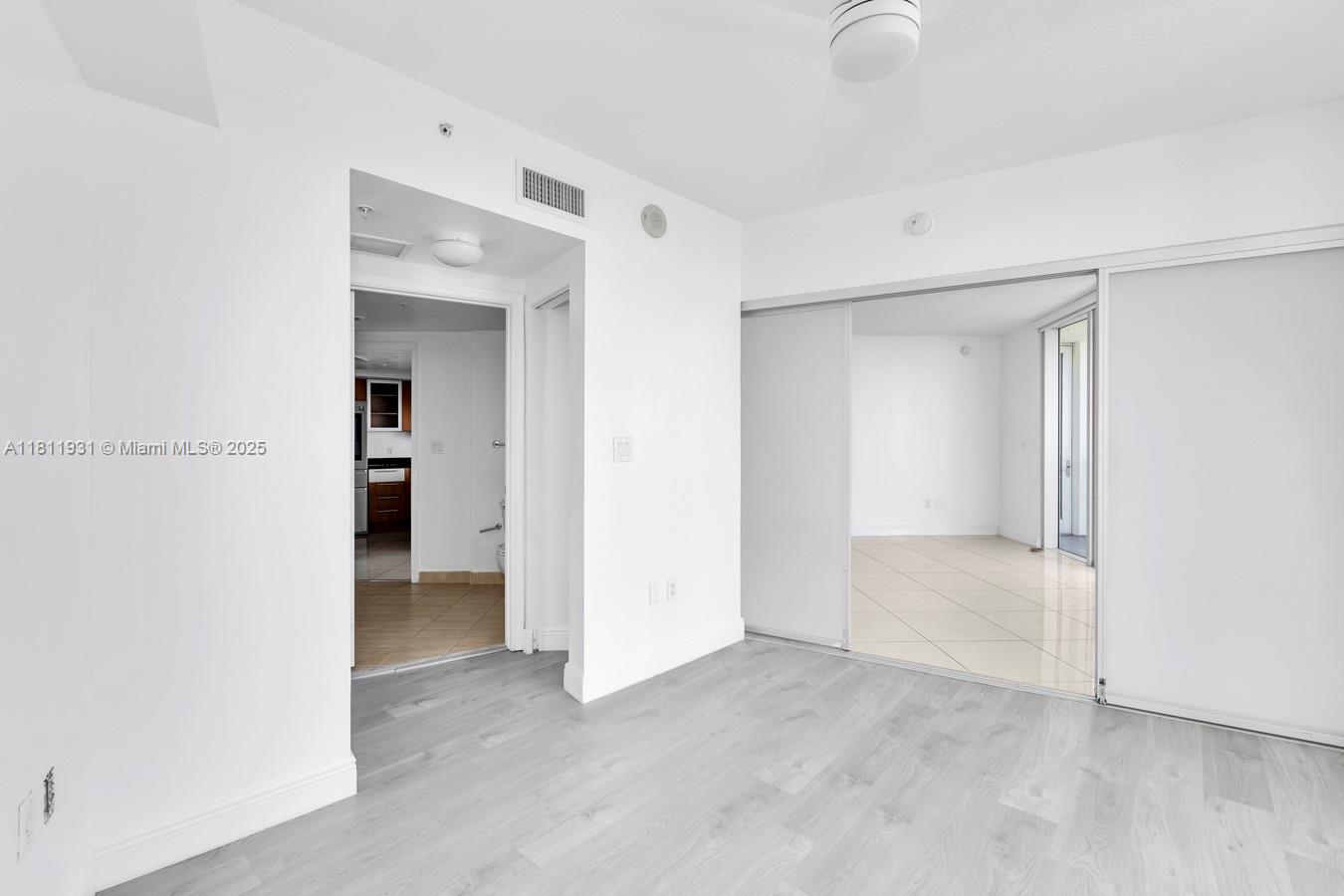 image Opera Tower Condo10