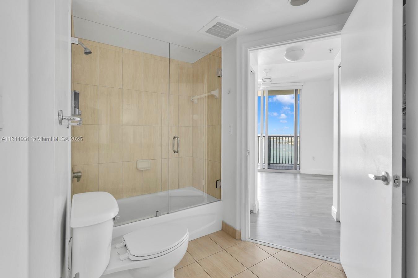 image Opera Tower Condo12