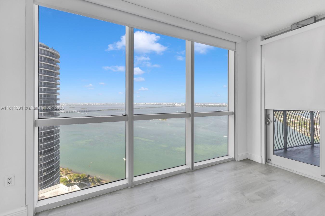image Opera Tower Condo15