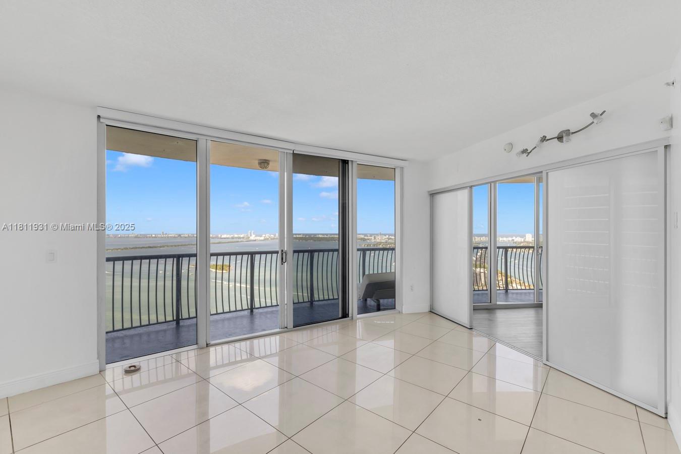 image Opera Tower Condo1