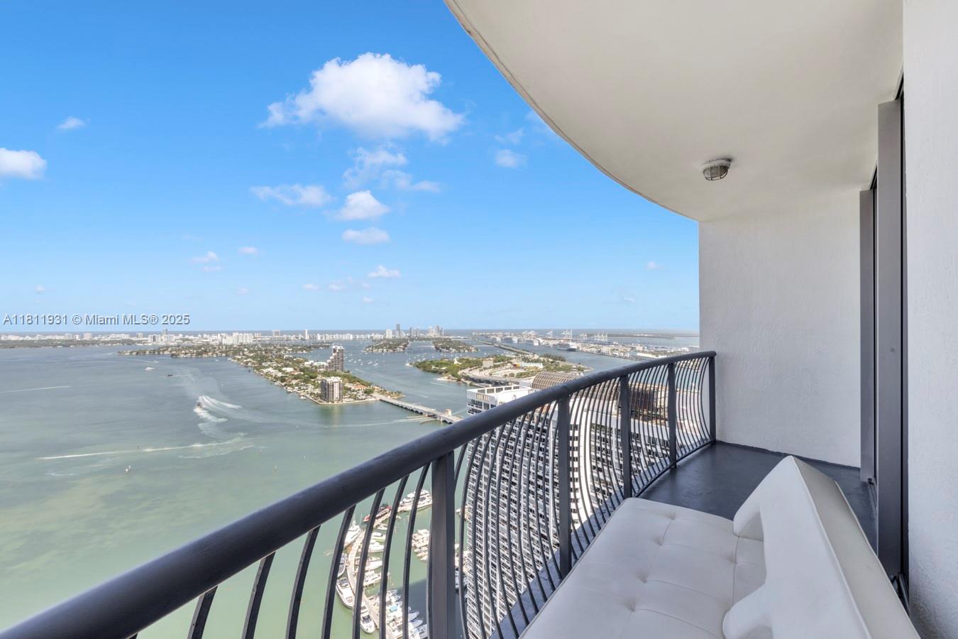 image Opera Tower Condo20