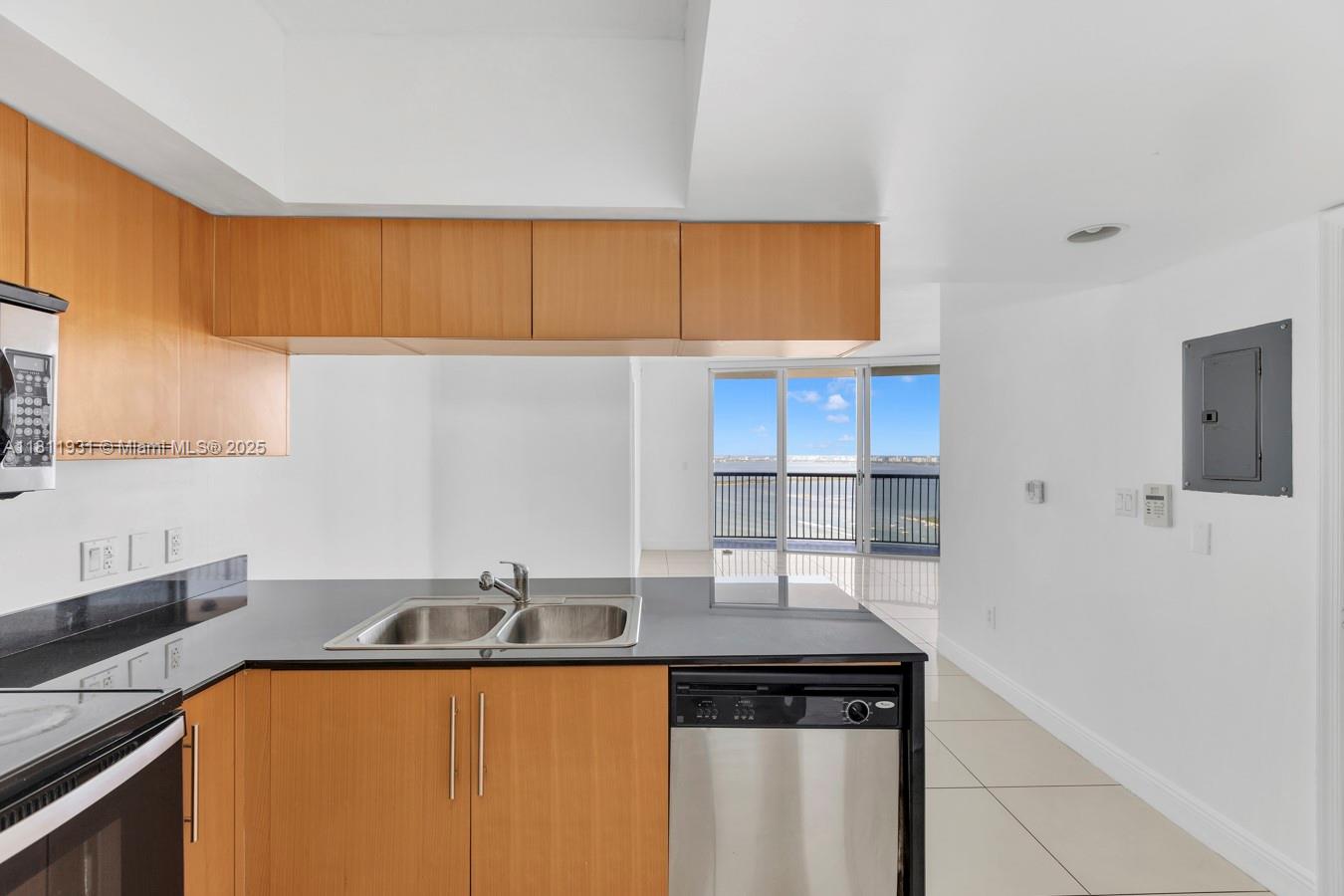 image Opera Tower Condo6
