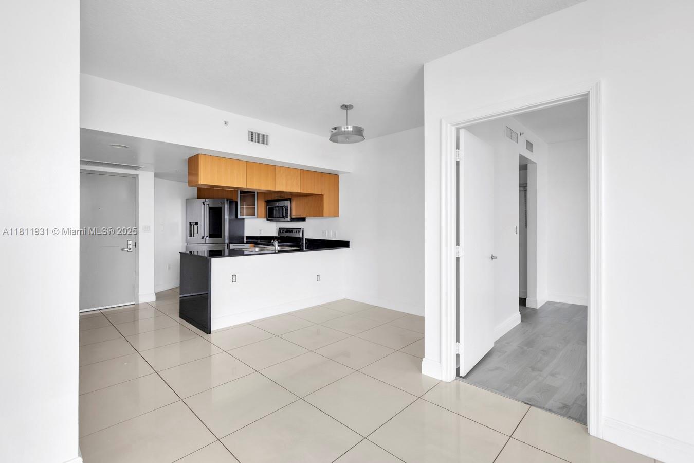 image Opera Tower Condo8