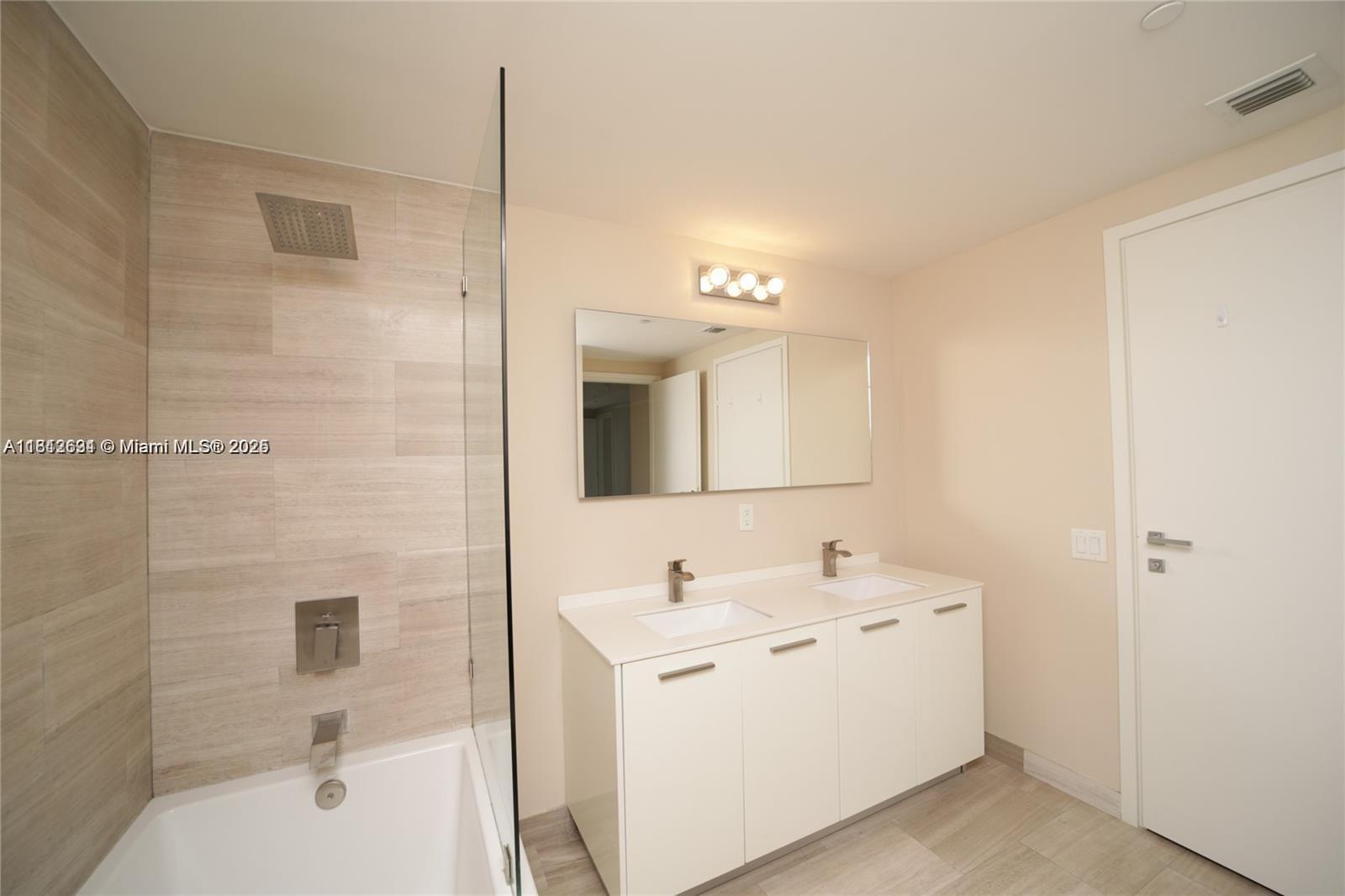 image BRICKELLHOUSE CONDO10