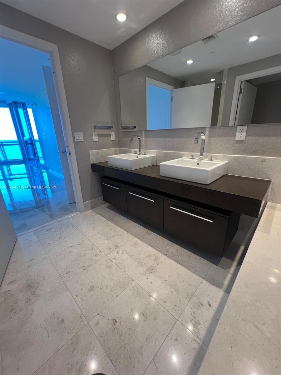 image Jade Ocean Condo21