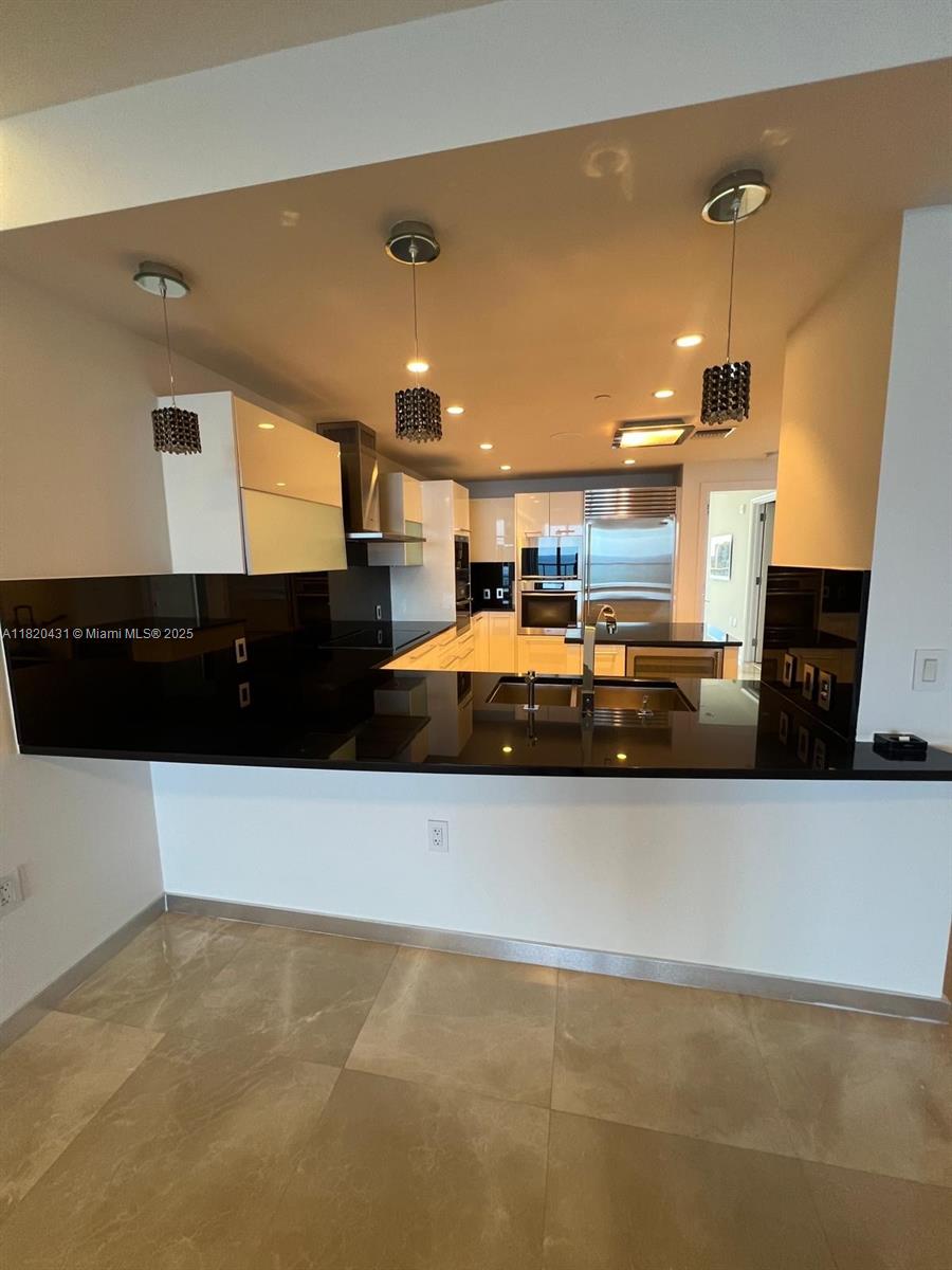 image Jade Ocean Condo2